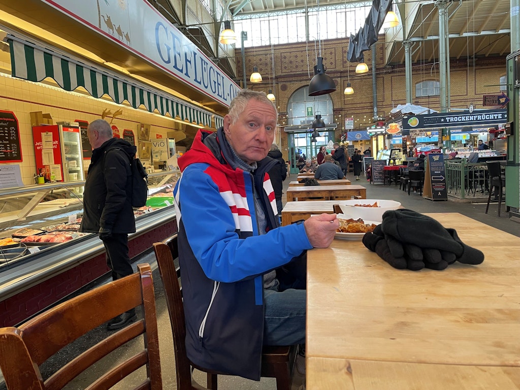 In-der-arschkalten-Arminiusmarkthalle-bibbern-die-H-ndler-um-ihre-Existenz