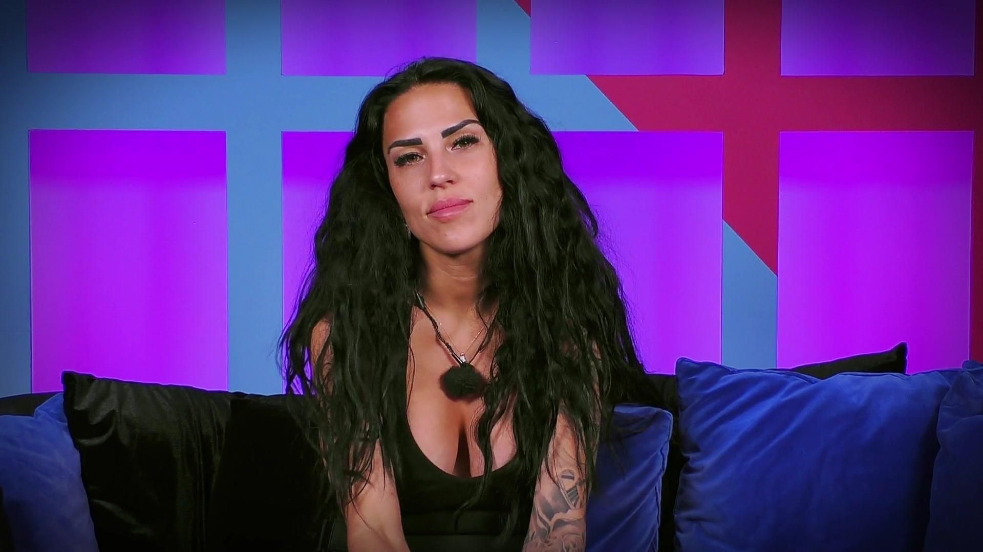 Kandidat geht auf Elena Miras los: „Wer benutzt hier die Tochter?“