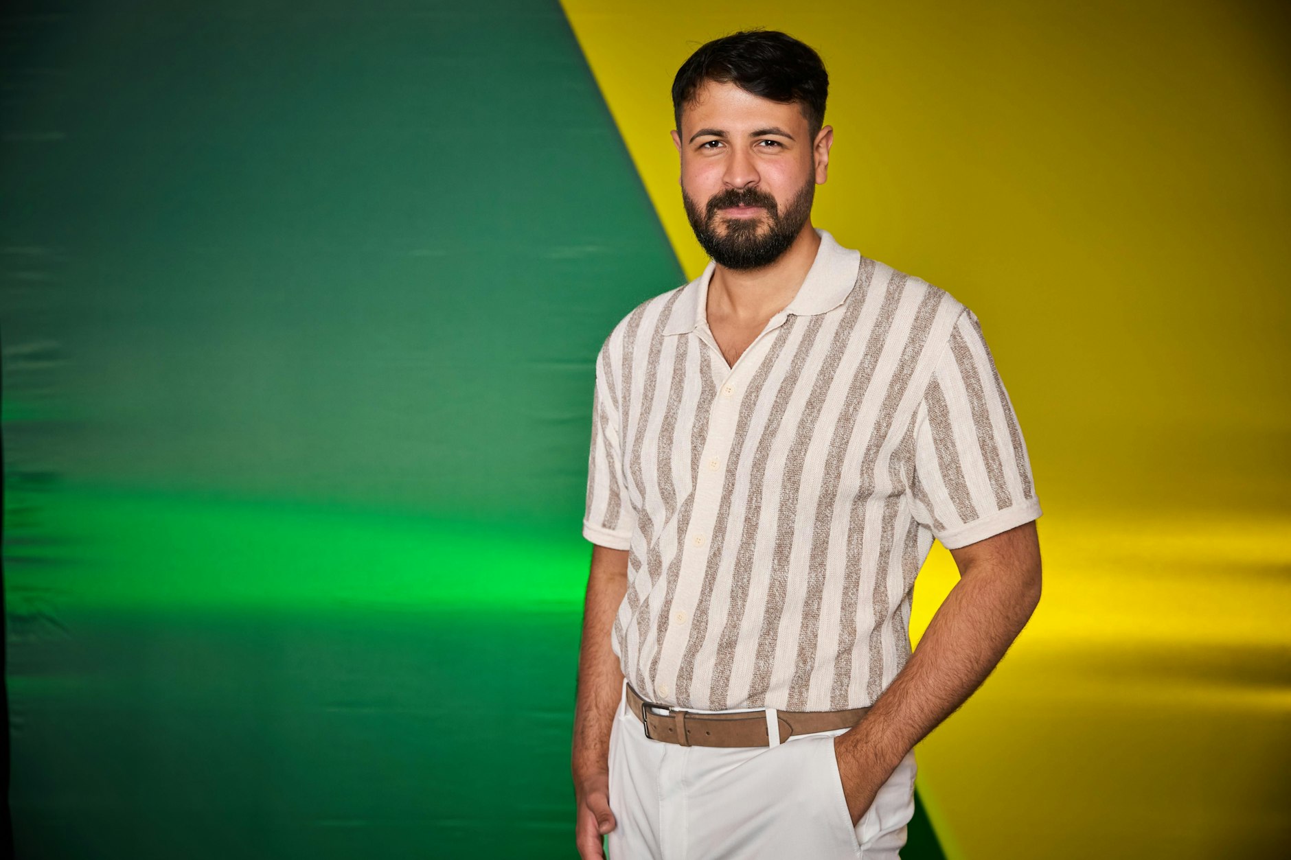 "Make Love, Fake Love"-Kandidat David gibt sich bei Elena Miras erfolgreich als Single aus.