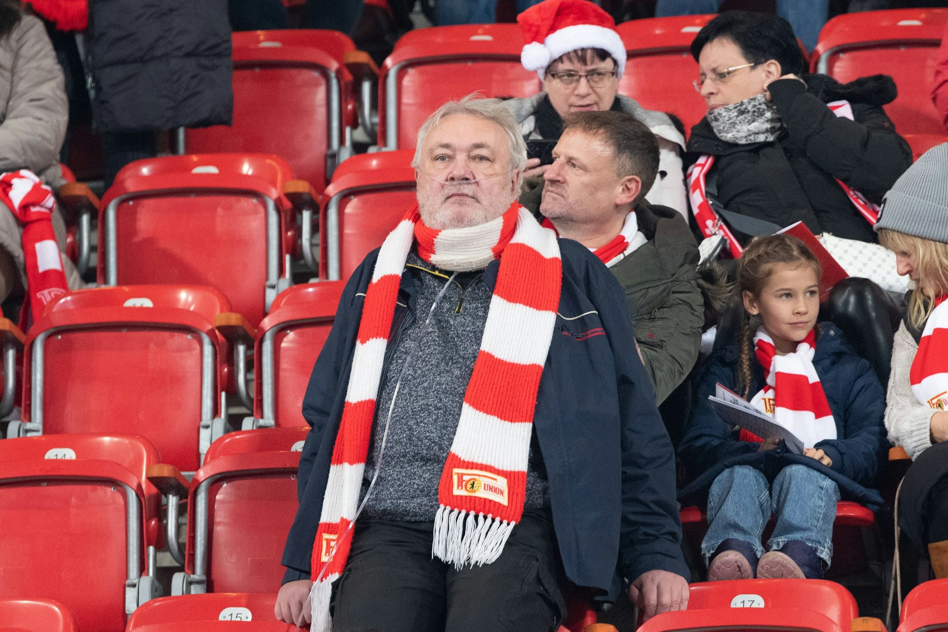 Andre Rolle, Ex-Stadionsprecher des 1. FC Union, beim 20. Weihnachtssingen 2022. Am Montag verstarb Rolle im Alter von 68 Jahren.