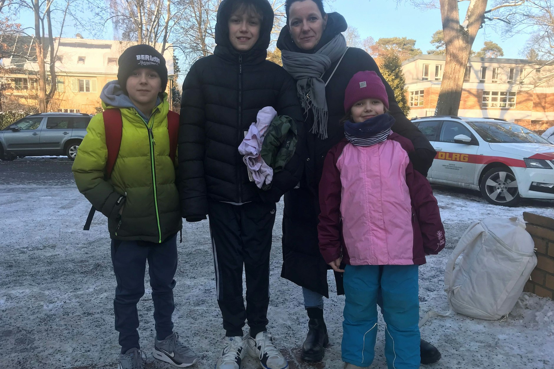 Anja Nawrad (46) mit ihren Kindern Paul (9), Fin (11) und Emilia (7)