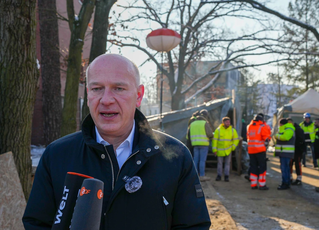 Anschlag auf Berliner Netz: Der Strom fließt wieder und die Politik feiert sich für ihre mittelmäßige Leistung