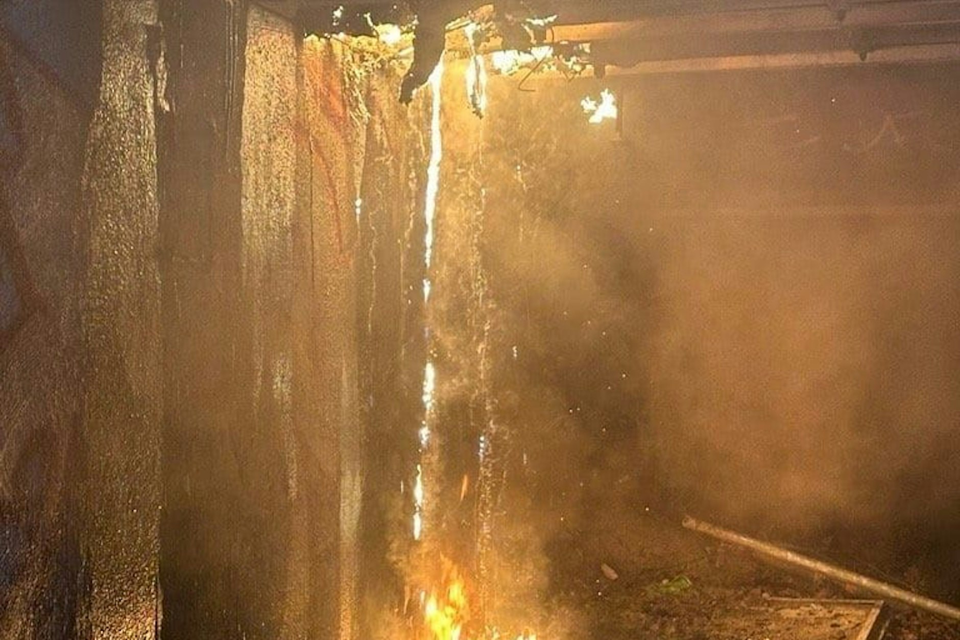 Die „Vulkangruppe“ behauptet, am Samstag die Kabelbrücke angezündet zu haben, die einen Großteil des Berliner Südwestens mit Strom versorgt hatte.