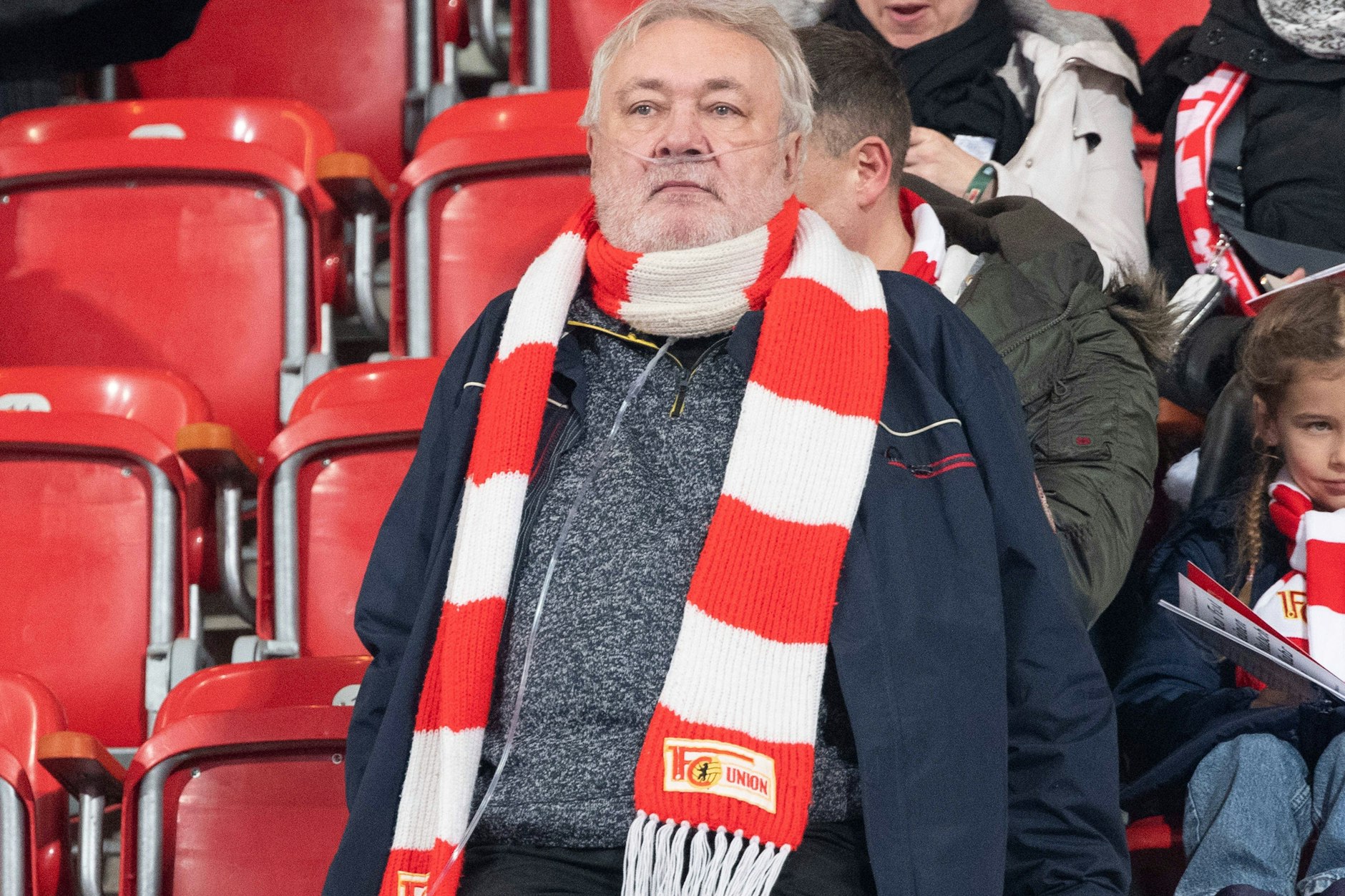Gesundheitlich angeschlagen war André Rolle unter anderem beim Weihnachtssingen 2022 im Stadion An der Alten Försterei zu sehen. Am Montag ist der ehemalige Stadionsprecher des 1. FC Union Berlin gestorben.