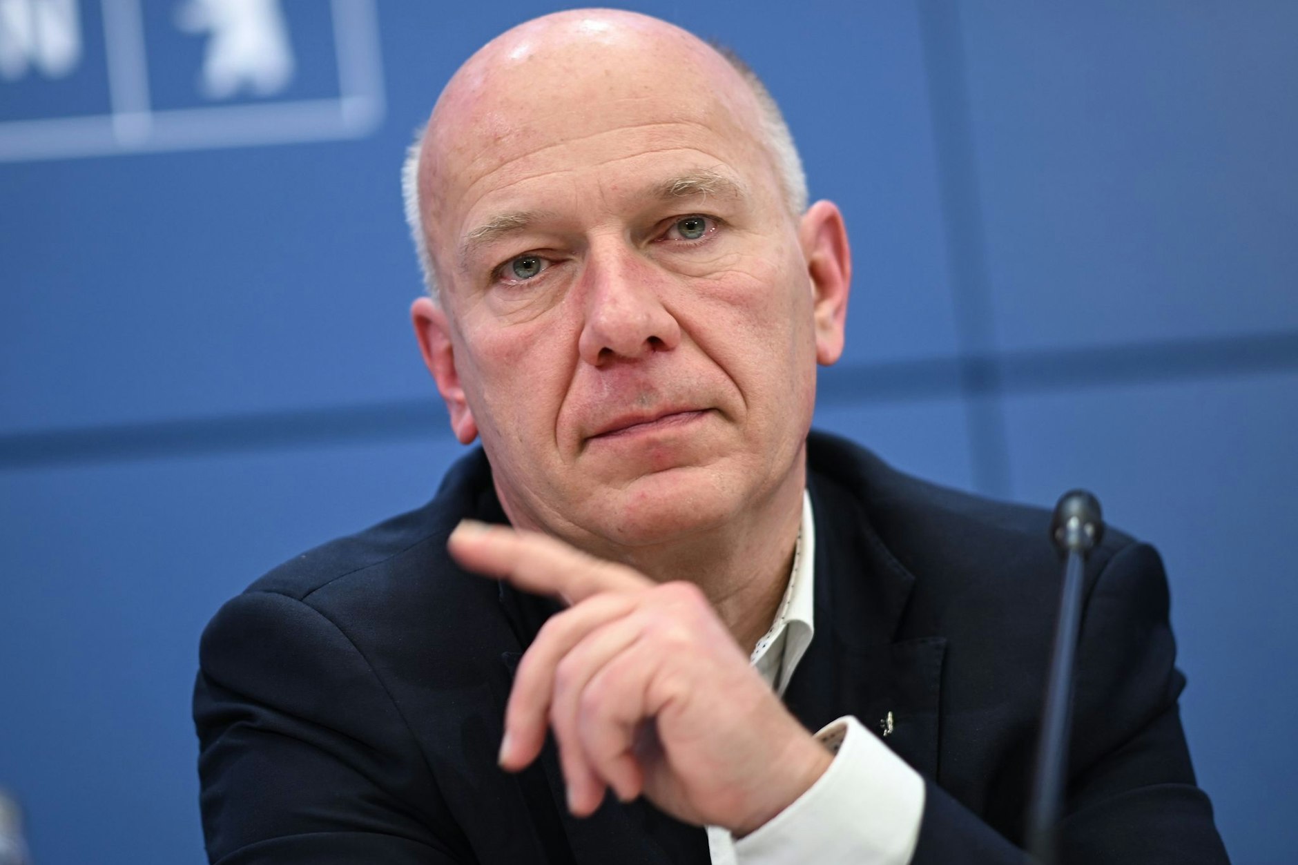 Berlins Regierender Bürgermeister Kai Wegner (CDU) hat eingeräumt, am Samstag während des Stromausfalls Tennis gespielt zu haben.