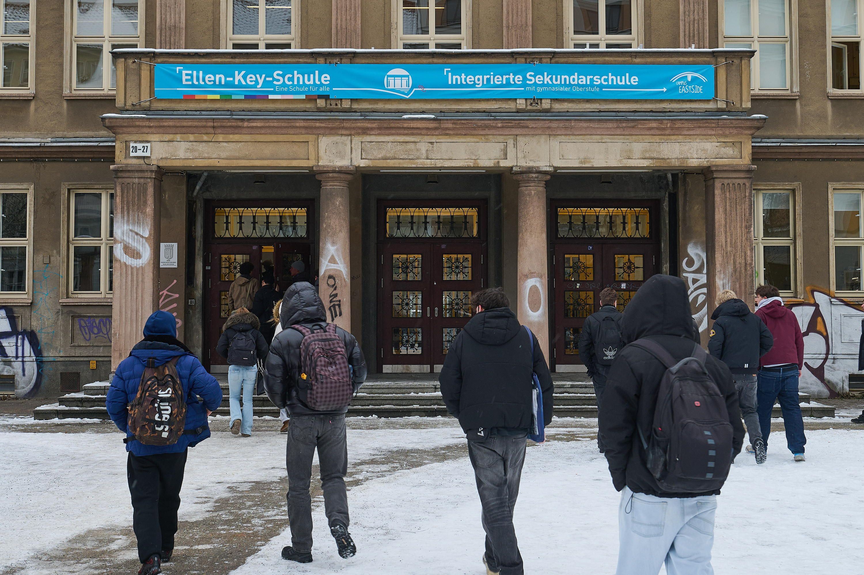 Wegen Schneesturm: Senat setzt Präsenzpflicht an Berliner Schulen aus