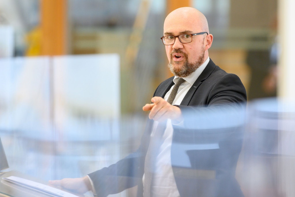 Parteiausschlüsse als Machtinstrument: Die AfD Sachsen-Anhalt im inneren Krieg