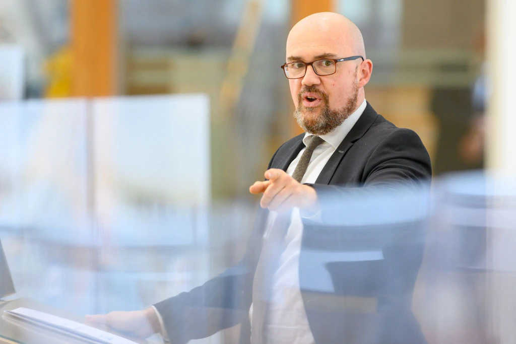 Parteiausschlüsse als Machtinstrument: Die AfD Sachsen-Anhalt im inneren Krieg