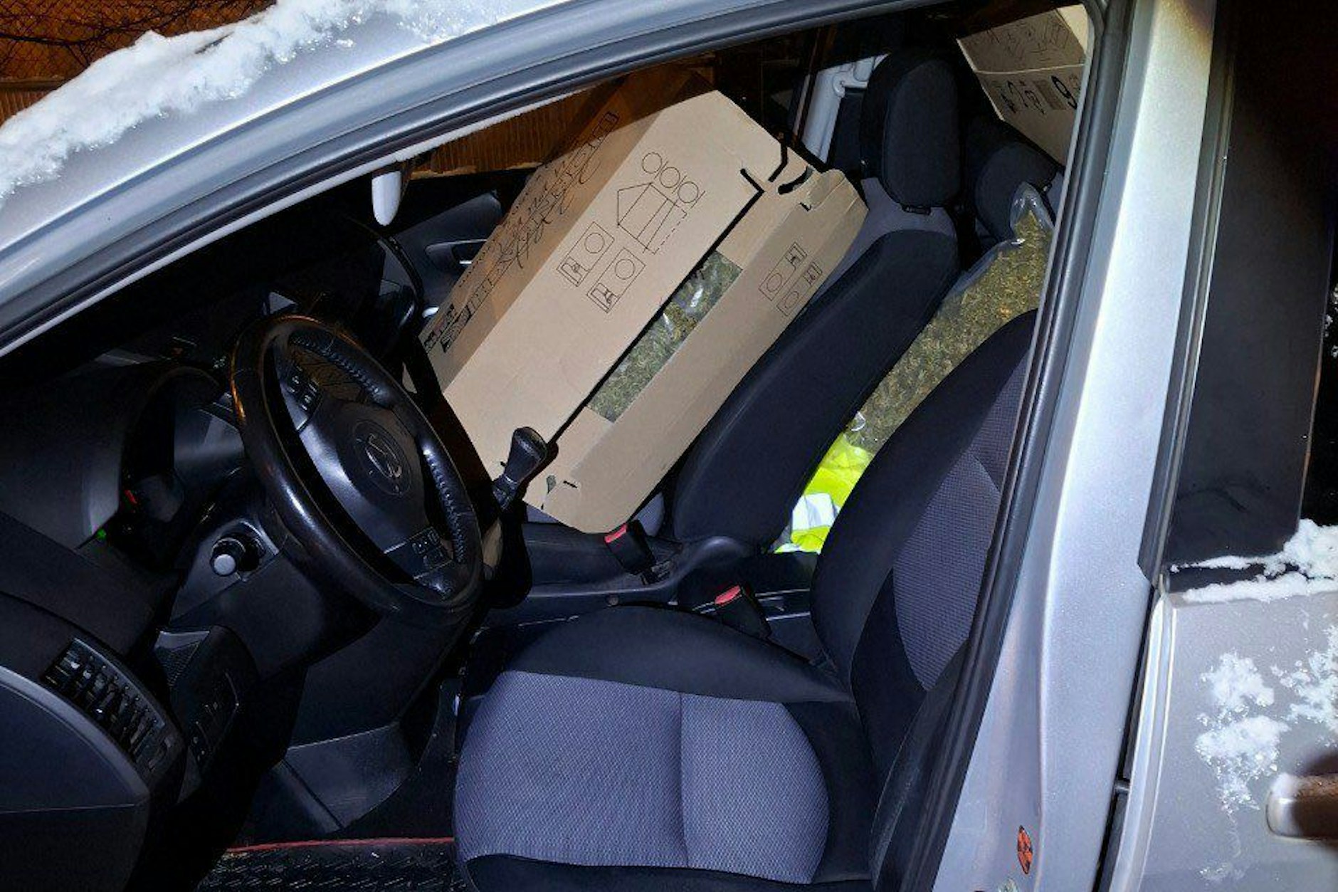 Im Inneren des Autos waren die Drogen ganz offen zu sehen.