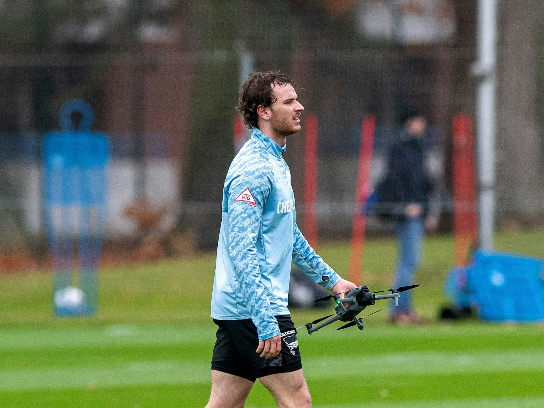 Defensivspezialist Pascal Klemens hat sich von seiner Sprunggelenkverletzung im Sommer erholt. Doch er wartet mit einer Unterschrift bei Hertha BSC.