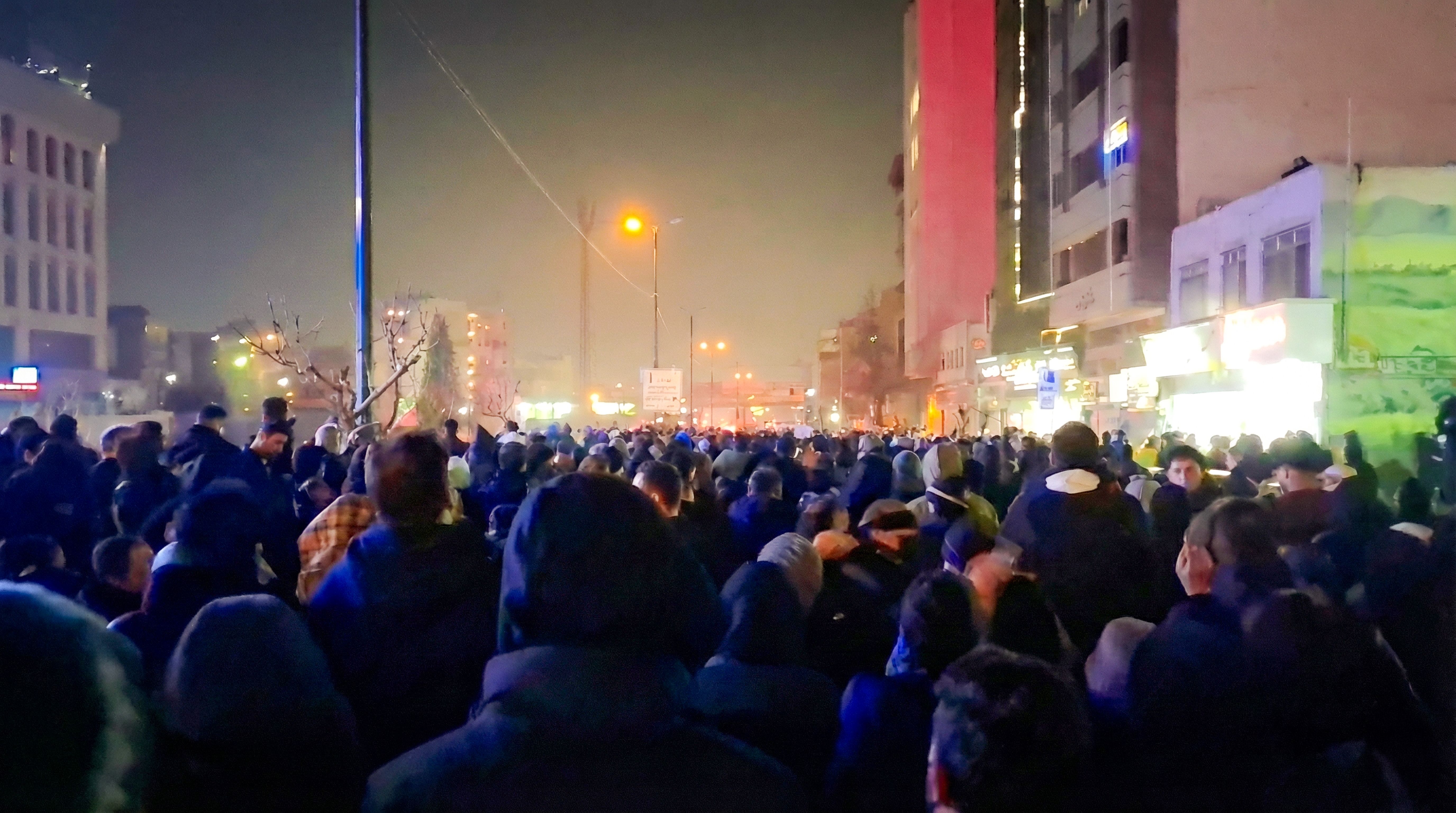 Tod dem Diktator: Fällt jetzt das Mullah-Regime?