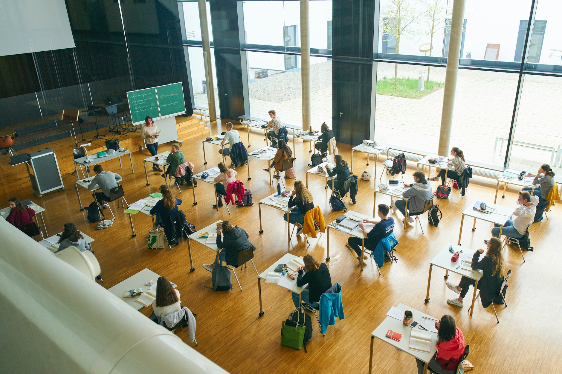 students of the final grade are back to high school (Gymnasium)