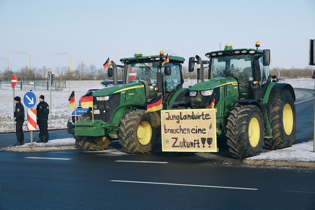East German farmers protest against Mercosur: 