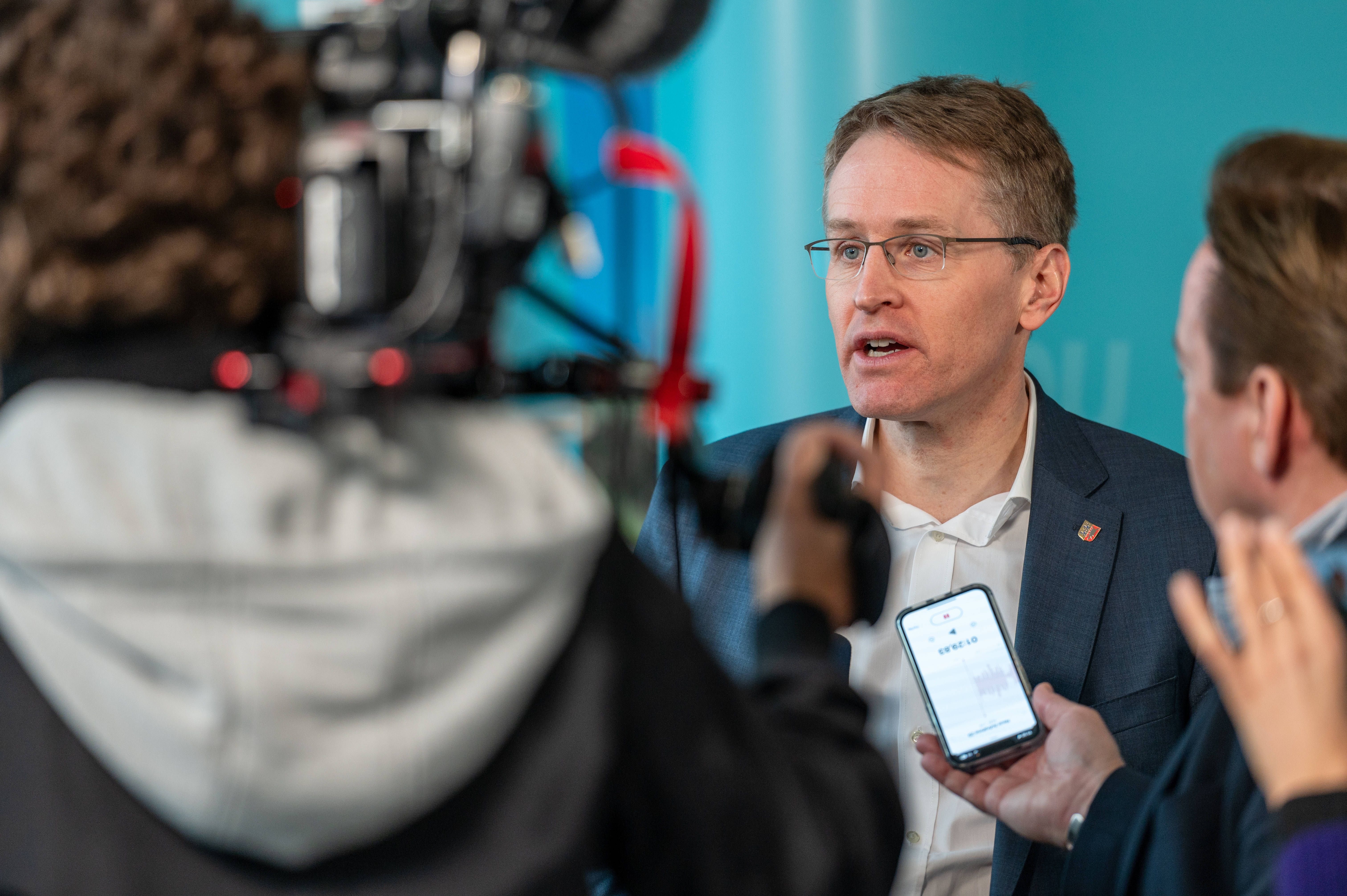 Daniel Günther: Erfüllt dieser Mann noch die Qualitätskriterien für einen Politiker?