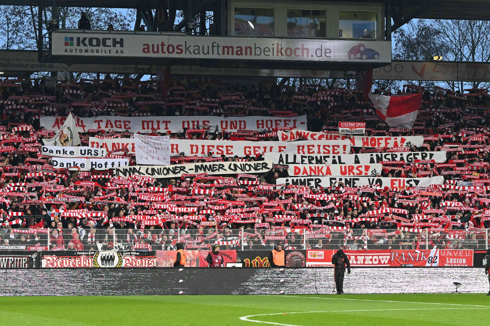 Mit zahlreichen Bannern haben sich die Fans des 1. FC Union Berlin vor gut zwei Jahren bei Trainer Urs Fischer und Co-Trainer Markus Hoffmann für ihre Arbeit bedankt. Am Sonnabend soll das Duo in Diensten des 1. FSV Mainz 05 erstmals nach Köpenick zurückkehren.