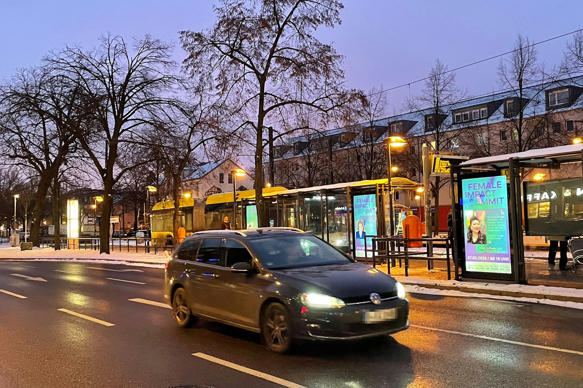 Am Freitagmorgen in Berlin-Pankow. Schneekönigin „Elli“ lässt auf sich warten, der Verkehr rollt.