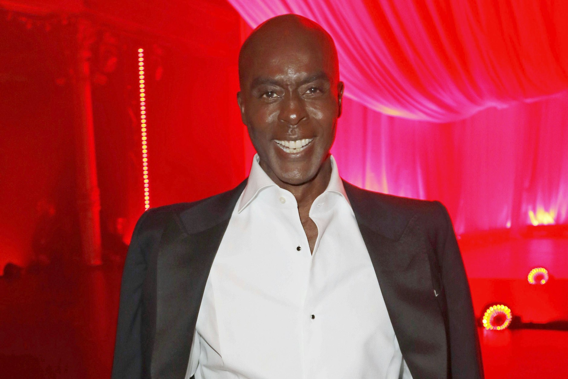 TV-Promi Bruce Darnell war als Markenbotschafter der Stargast bei der mömax-Eröffnung im Südringcenter Rangsdorf.