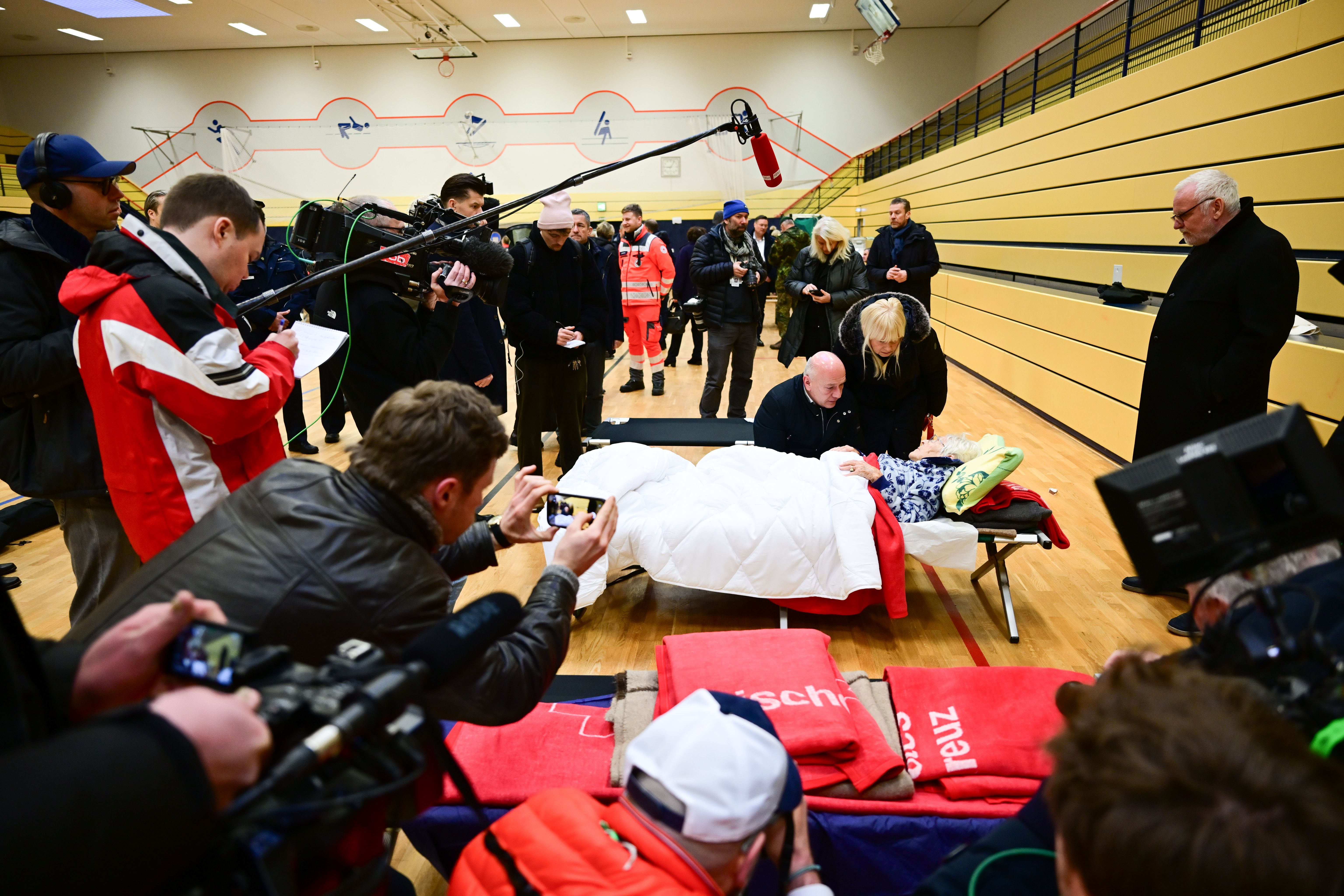 Horror beim Stromausfall: Keine Klingel, kein Telefon, Jalousien unten – und im Rollstuhl