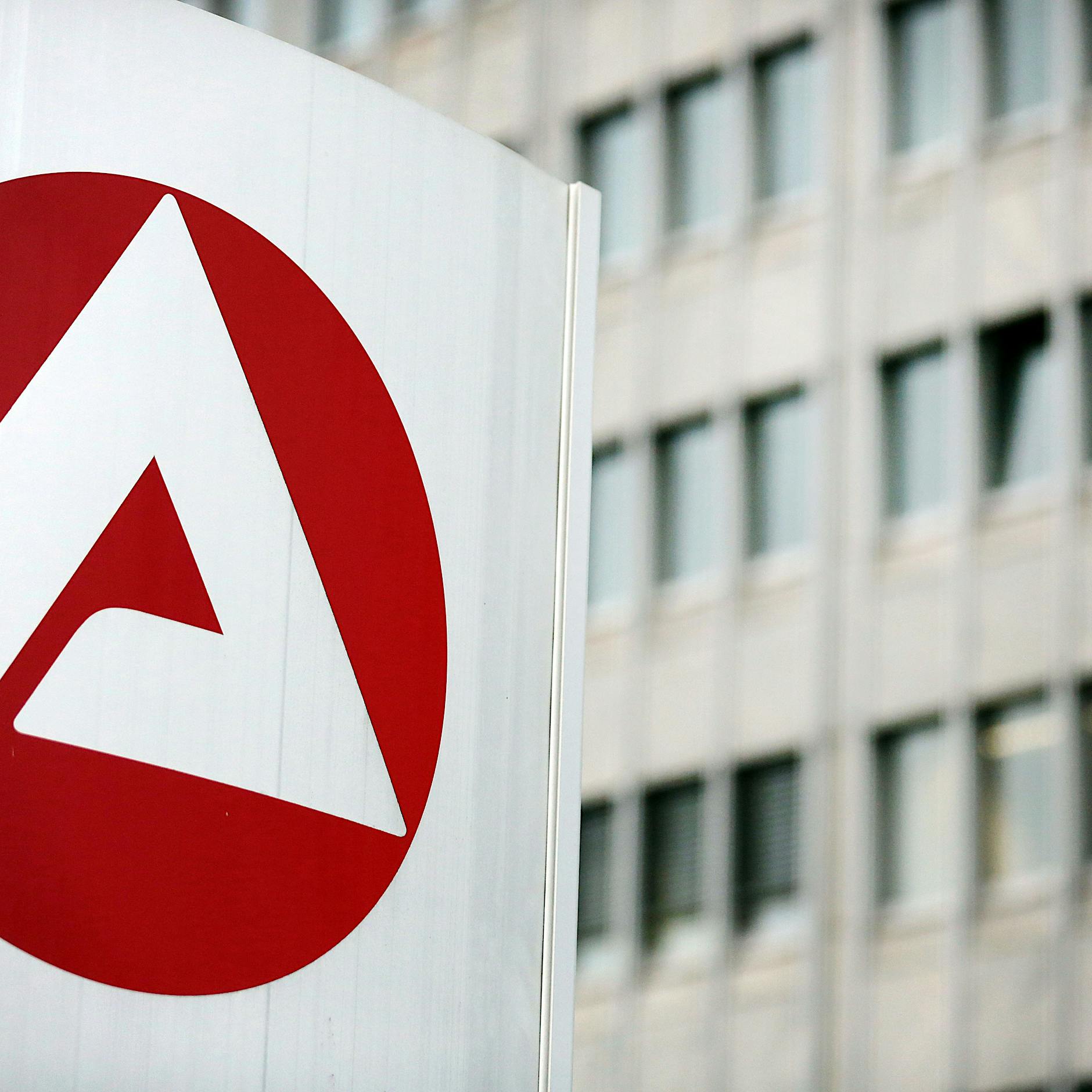 Arbeitsagentur: Zahl der langzeitarbeitslosen Flüchtlinge in Deutschland deutlich gestiegen