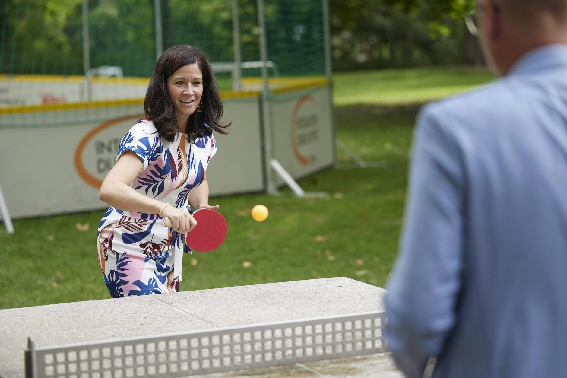 Derzeit ist oft von ihrem Freizeitsport die Rede: Katharina Günther-Wünsch beim Tischtennis.