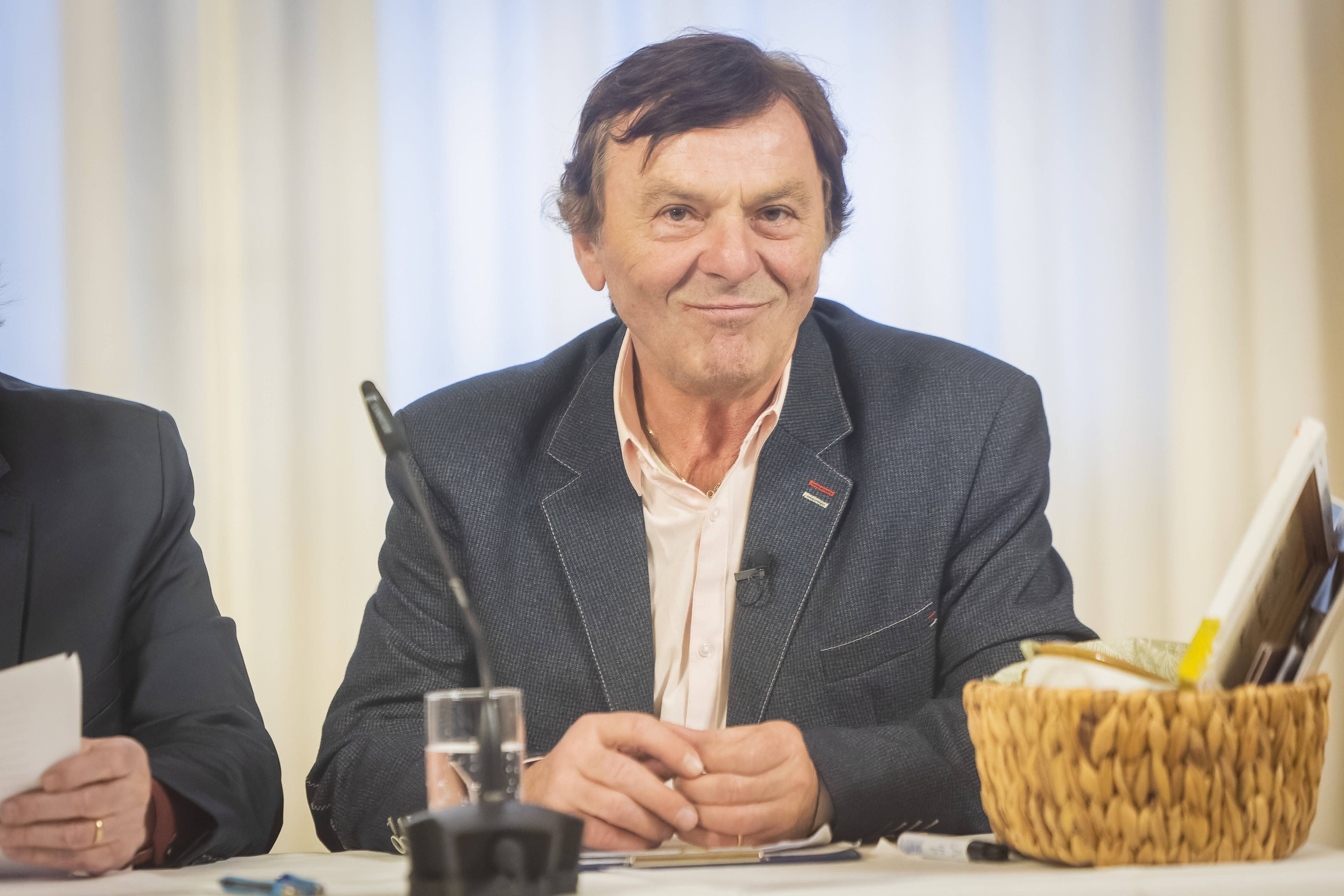 Kult-Prinz aus „Drei Haselnüsse für Aschenbrödel“ auf Intensivstation