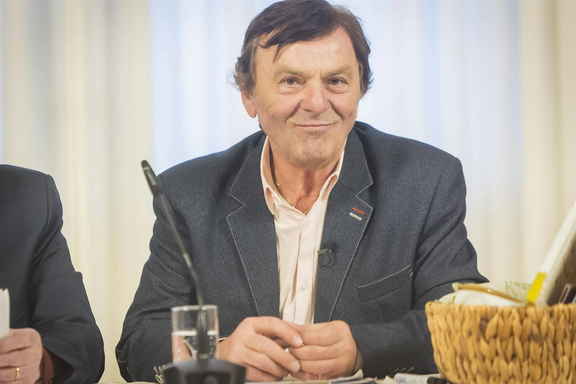 Kult-Prinz aus „Drei Haselnüsse für Aschenbrödel“ auf Intensivstation