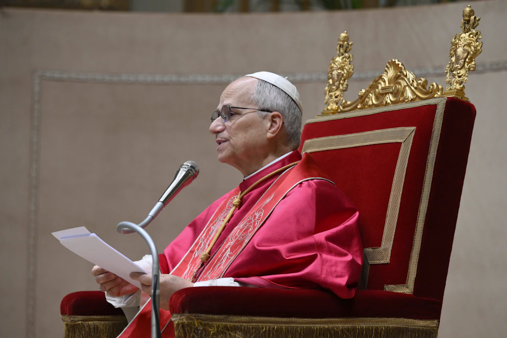 Papst Leo warnt vor schwindender Meinungsfreiheit im Westen und wachsender Kriegsbegeisterung