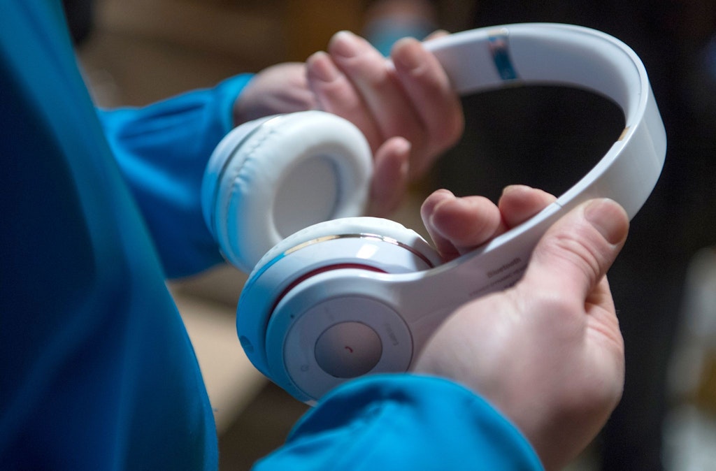 Geklauter-Kopfh-rer-f-hrt-Polizei-zu-Heroin-Dealer