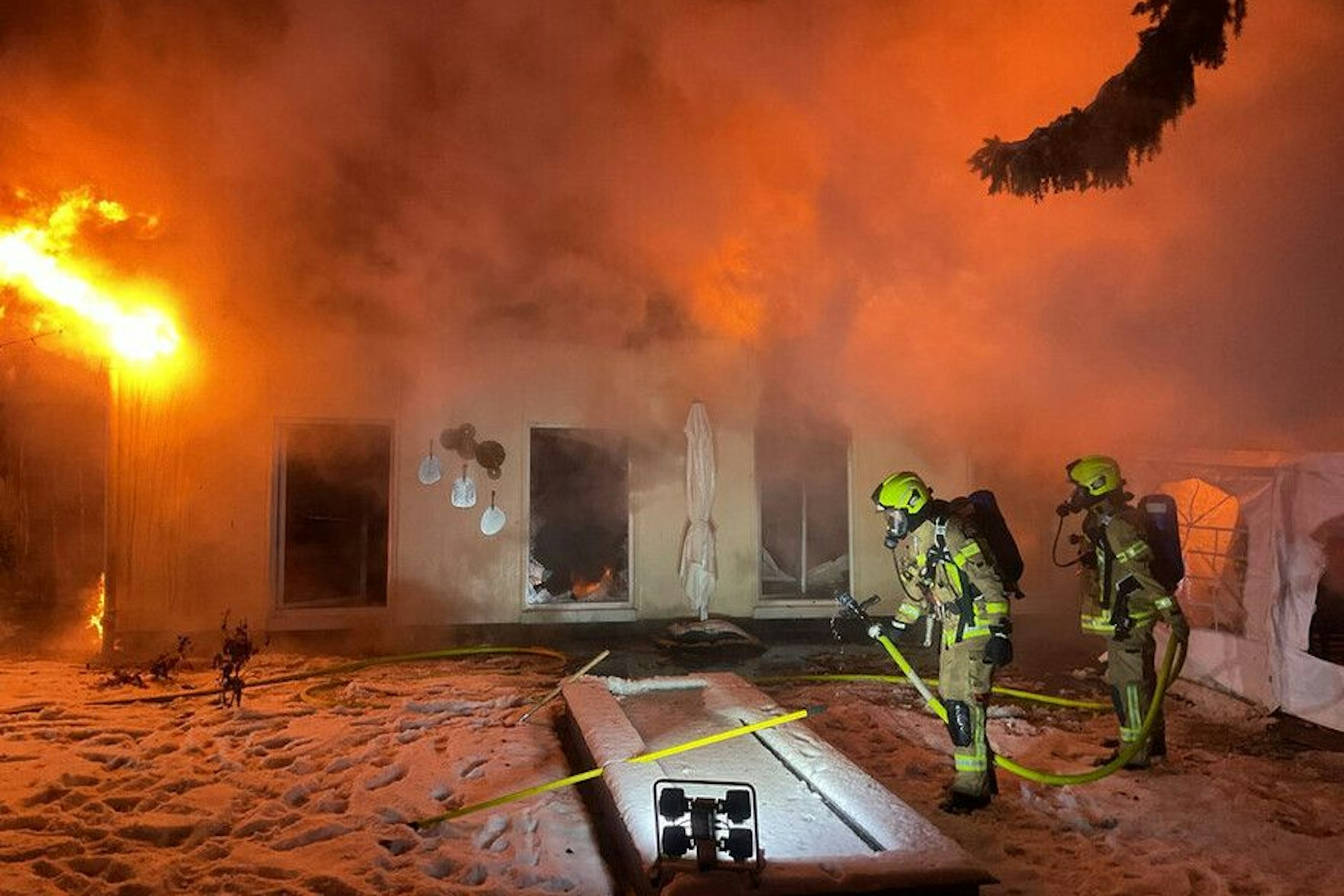 Das Feuer breitete sich auf 300 Quadratmetern aus.