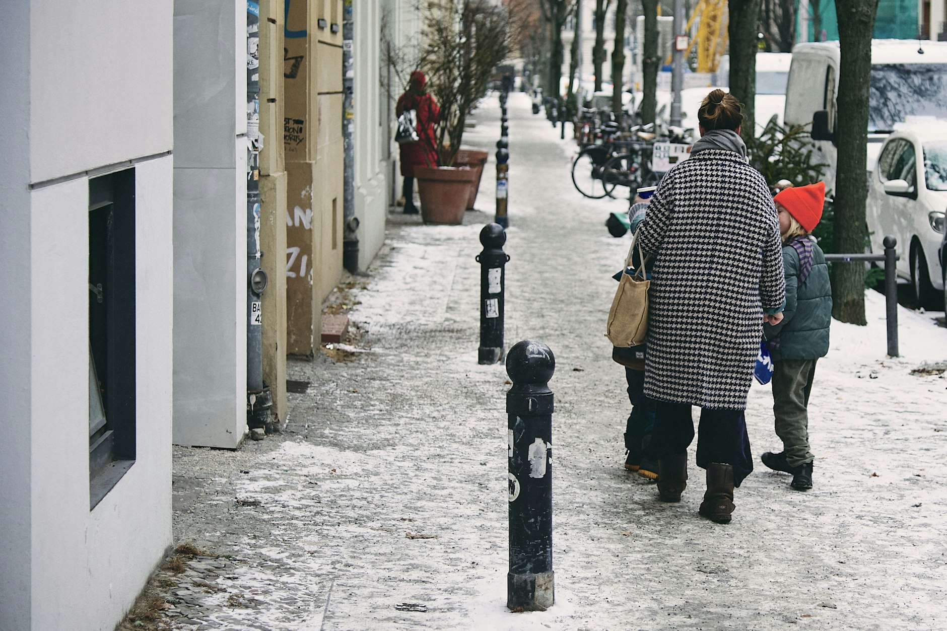 Auf den Berliner Gehwegen ist es im Winter häufig glatt.