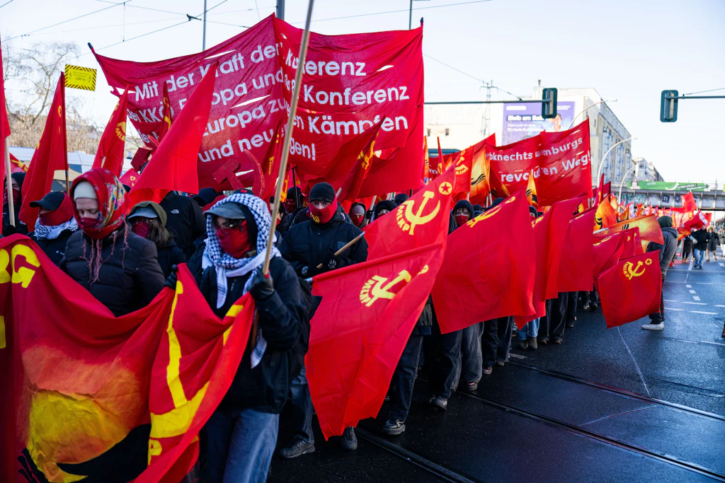 Several thousand participants at Luxemburg-Liebknecht commemoration - | ...