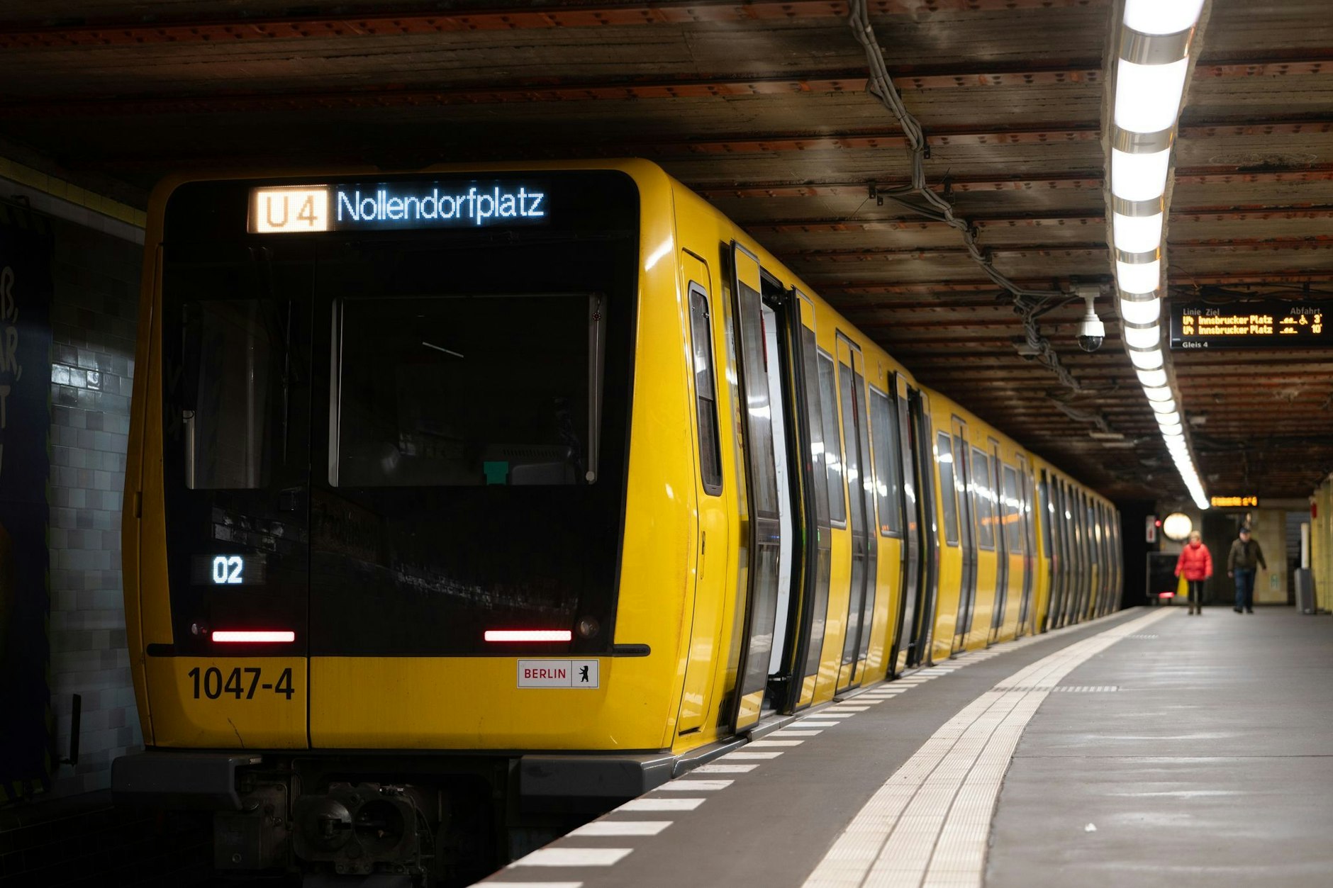 Bauarbeiten am U-Bahnhof Nollendorfplatz sorgen für Umsteige-Chaos auf den Linien U1, U3 und U4. Die Linie U4 wird sogar wochenlang eingestellt.