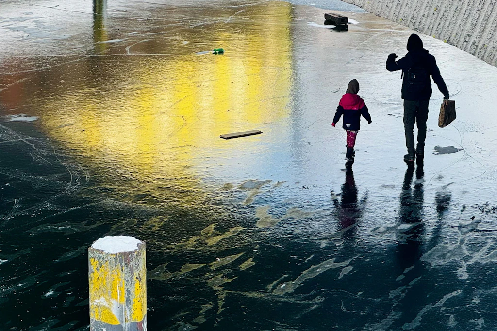 Berliner strömen euphorisiert aufs Eis: Sind die Flächen sicher und freigegeben?