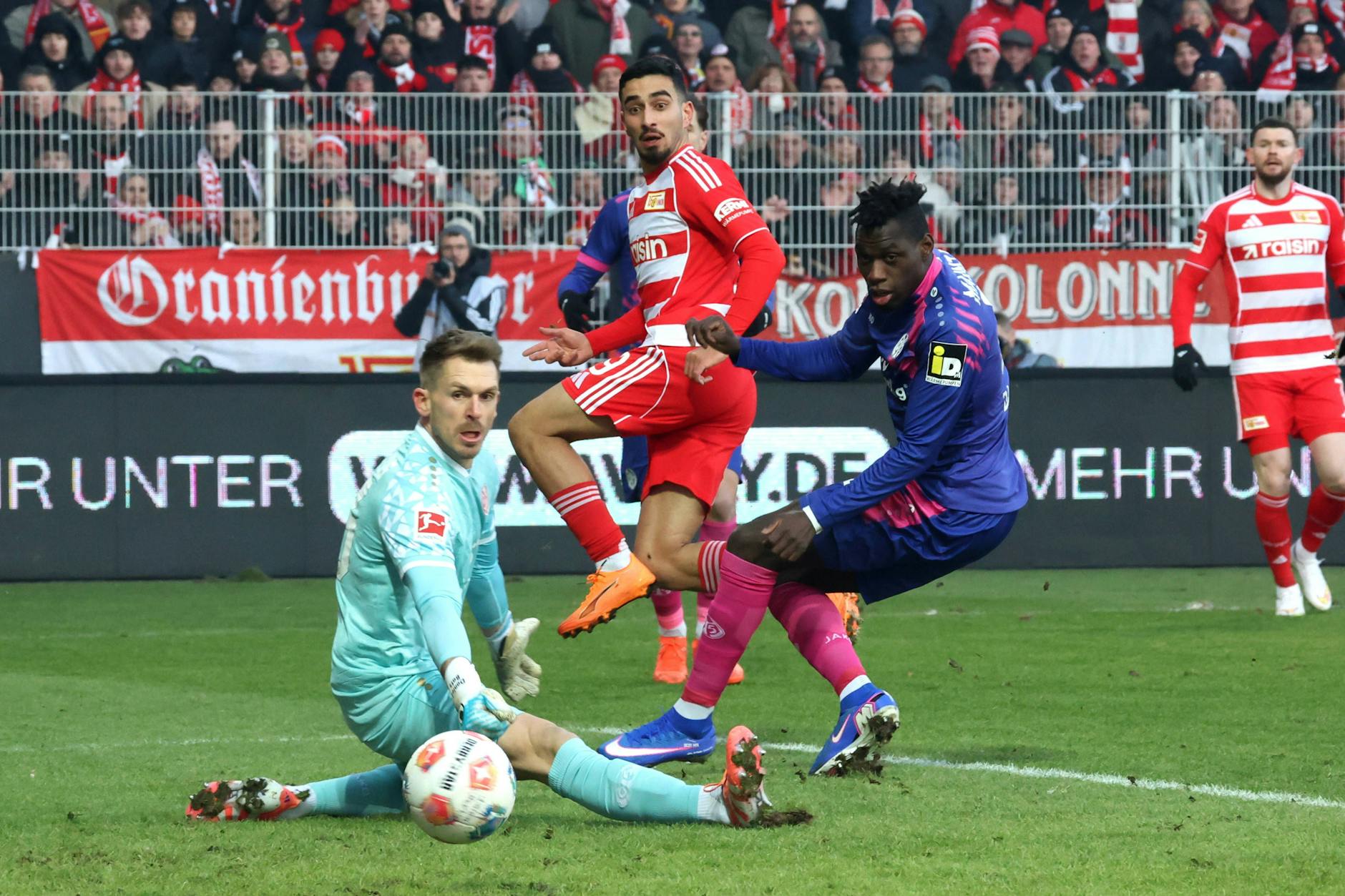 Ganz knapp: Livan Burcu verpasst gegen Mainz die frühe Führung für den 1. FC Union Berlin.
