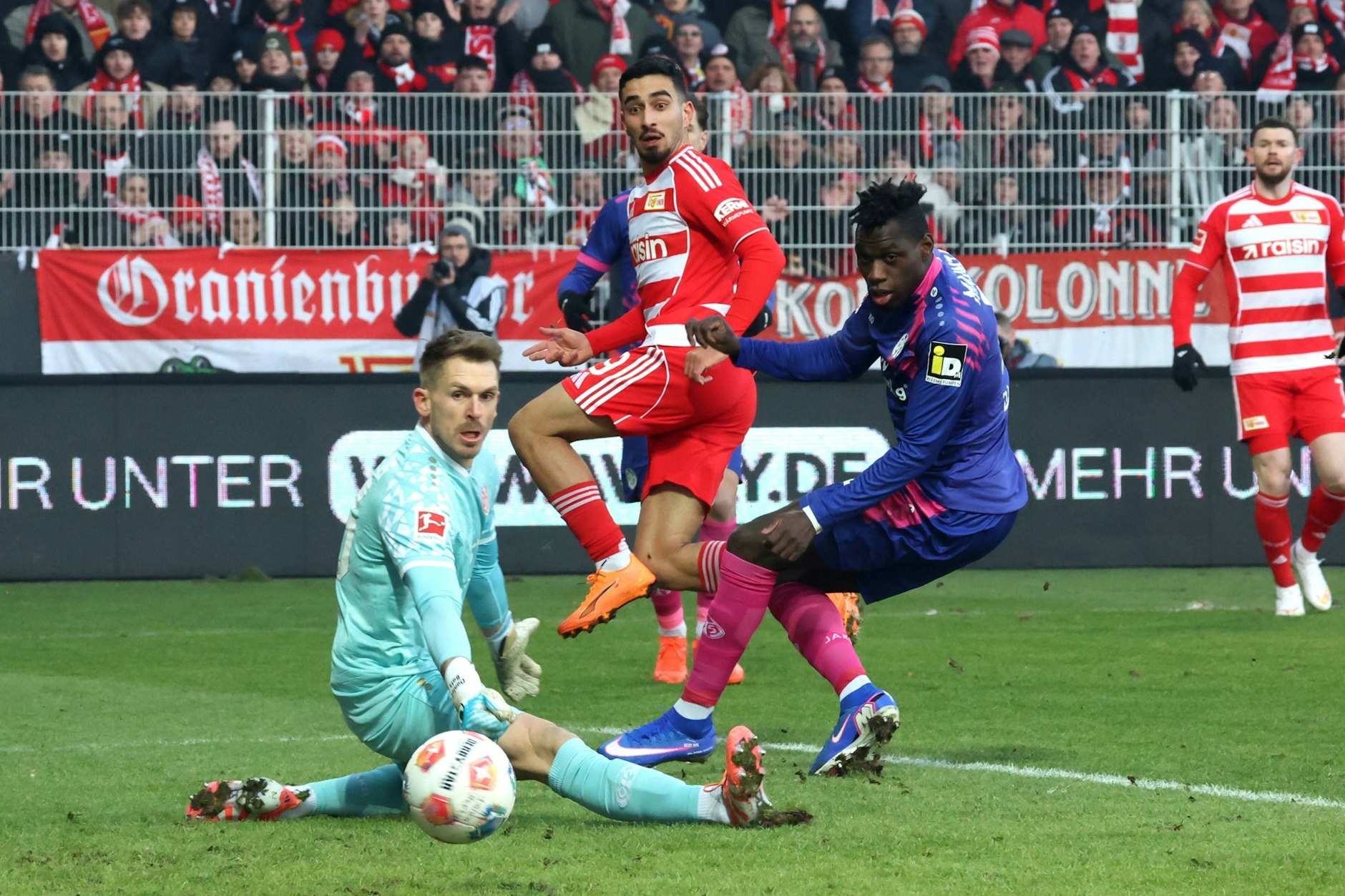 Ganz knapp: Livan Burcu verpasst gegen Mainz die frühe Führung für den 1. FC Union Berlin.