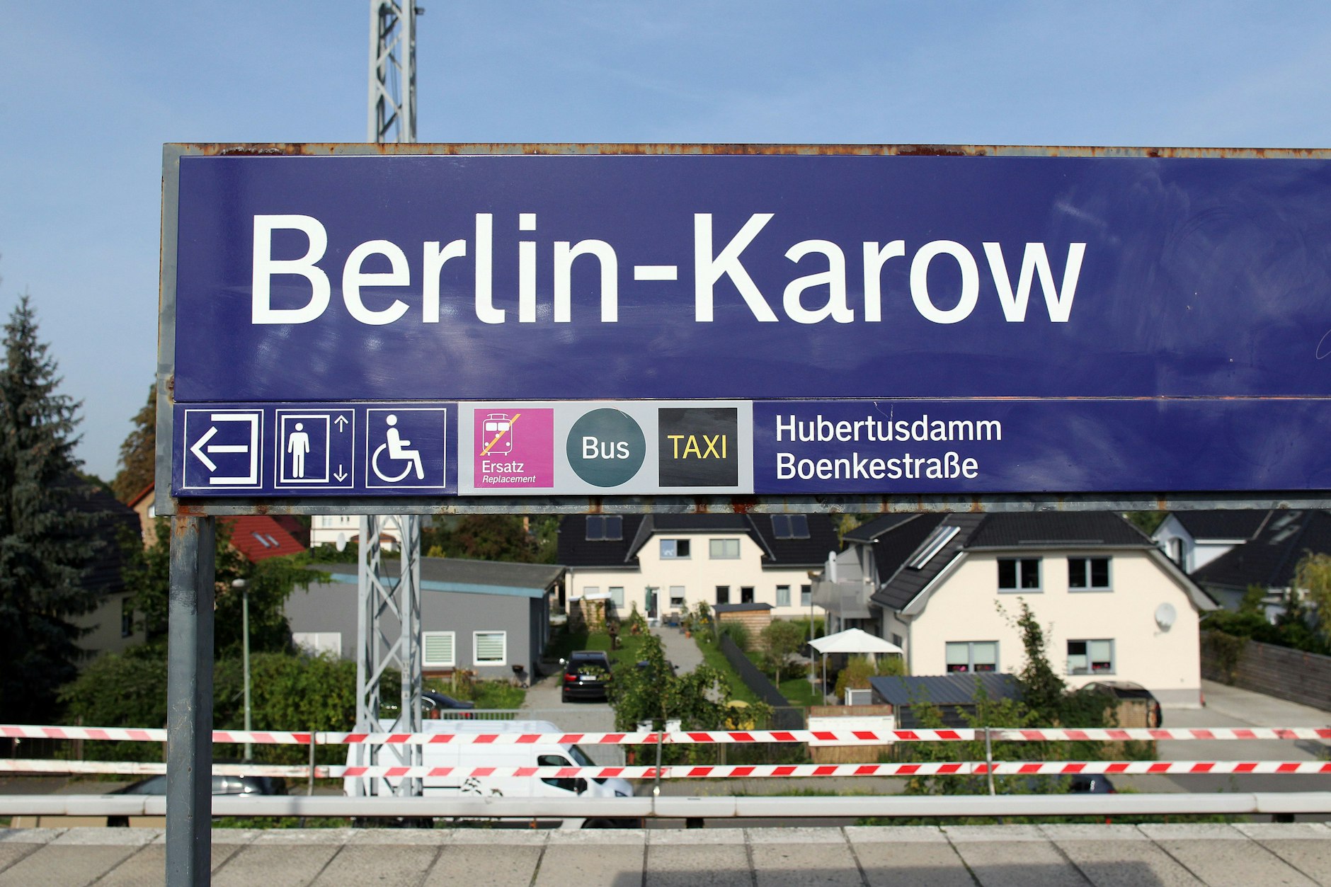 Berlin-Karow, hier dürfte es am Montagmorgen einige verärgerte Fahrgäste der Heidekrautbahn geben.