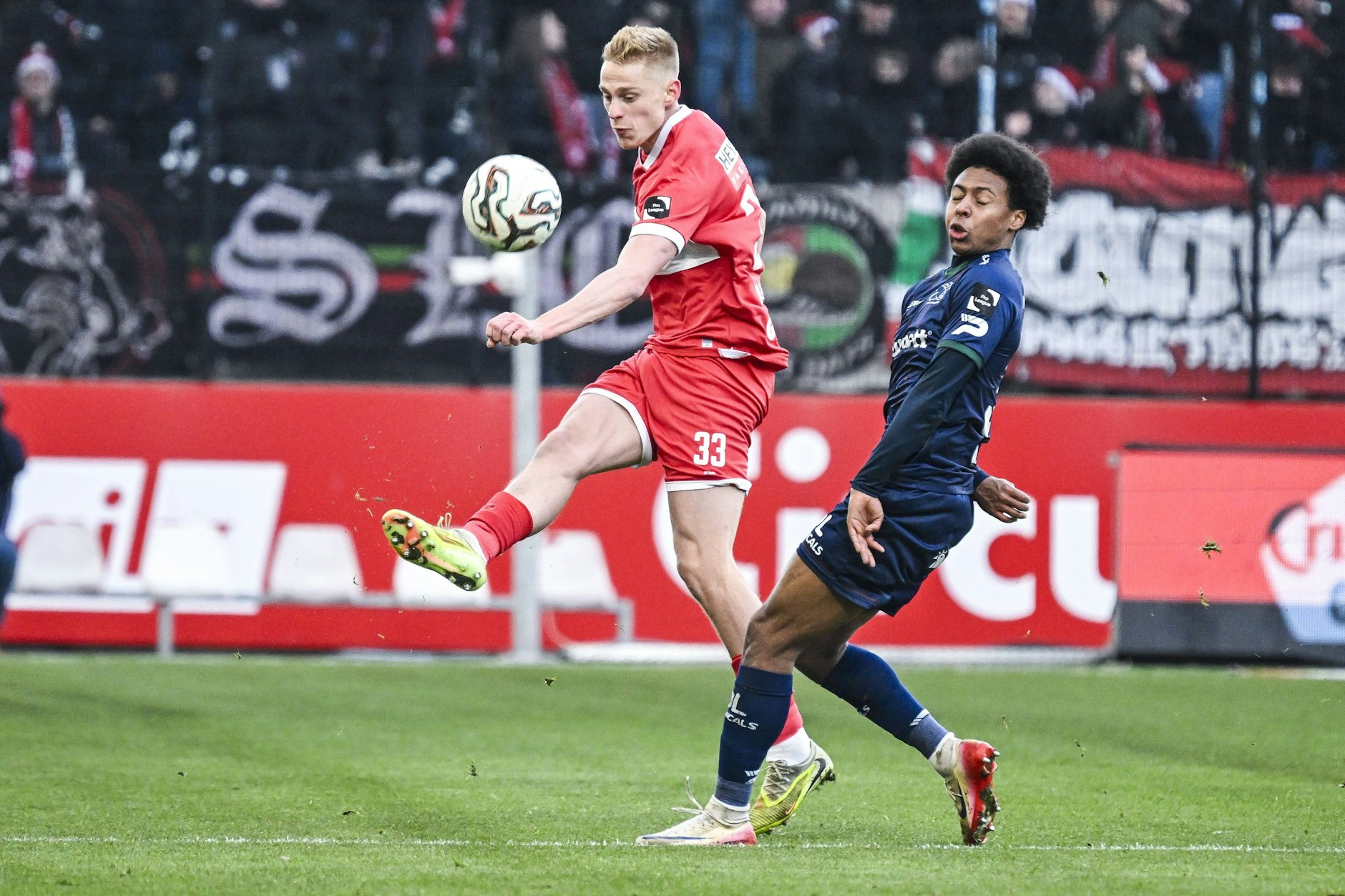 Antwerpens Zeno Van Den Bosch ist beim 1. FC Union ein Kandidat für die Nachfolge von Danilho Doekhi. Doch für einen Abschied des Niederländers spricht derzeit wenig.