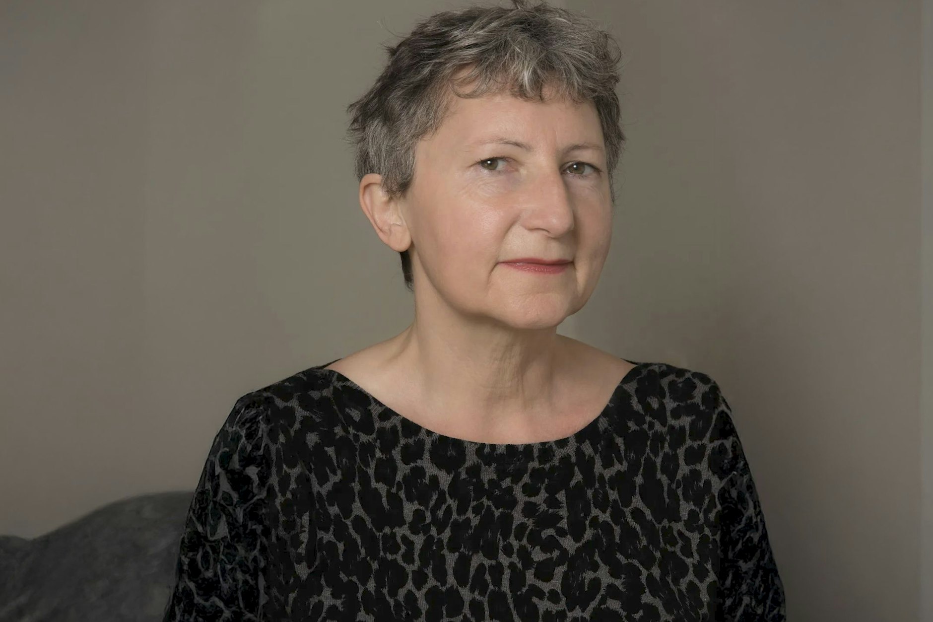 Gabriele Stötzer, geboren 1953 in einer Gemeinde nahe Gotha, lebt in Erfurt.