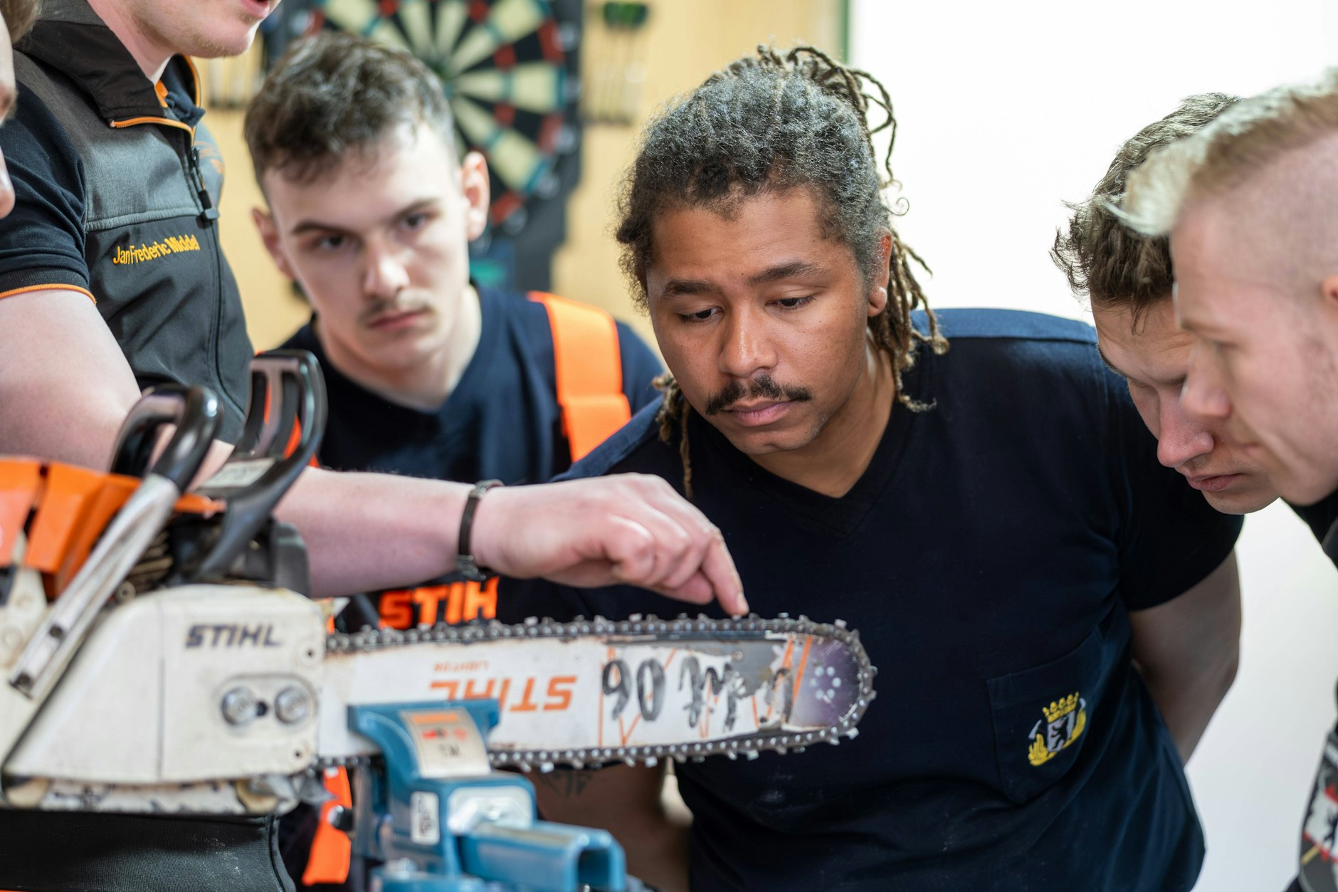 Auszubildende Feuerwehrleute der Berliner Lehrfeuerwache.
