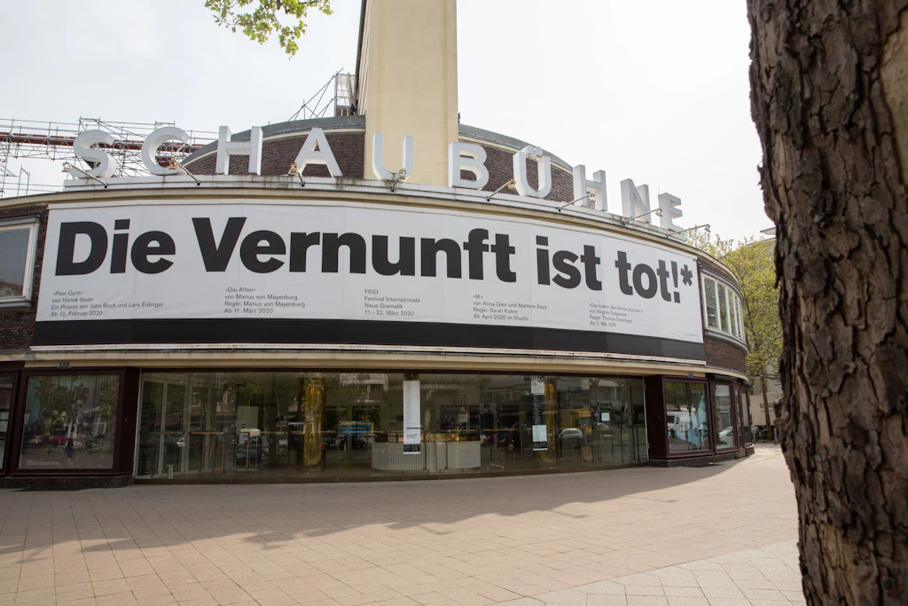 Auch die Schaubühne am Lehniner Platz nimmt an dem Streik teil, Vorstellungen entfallen.