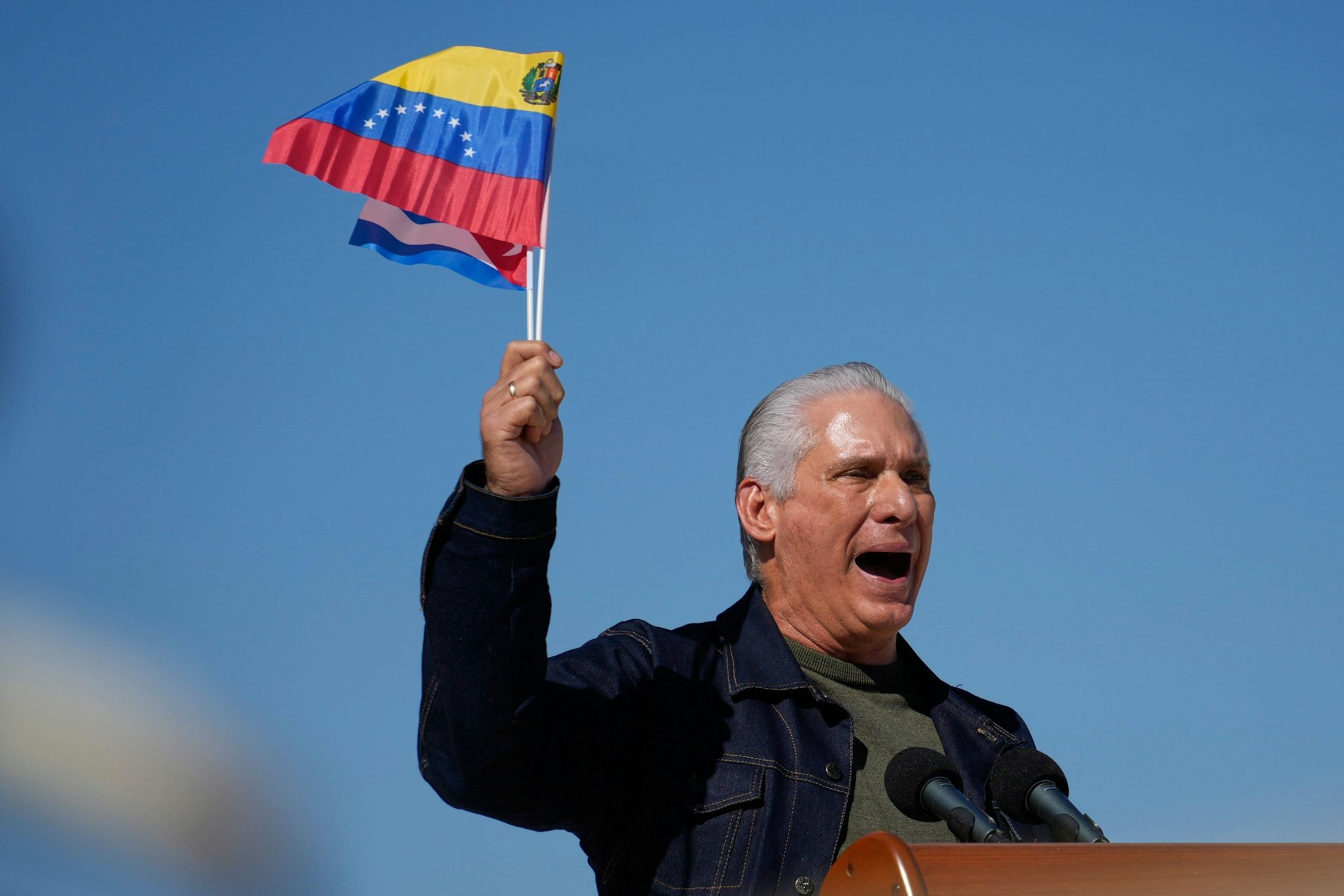 Kubas Präsident Miguel Diaz-Canel nimmt am 3. Januar 2026 in Havanna an einer Solidaritätskundgebung für Venezuela teil. 