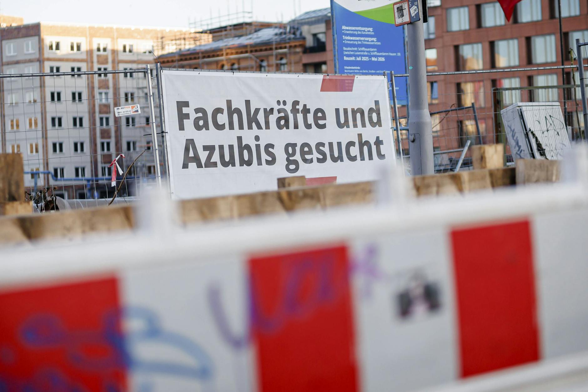 In manchen Branchen sind Ausbildungsplätze umkämpft, in anderen rennt man Berufsanfängern hinterher.