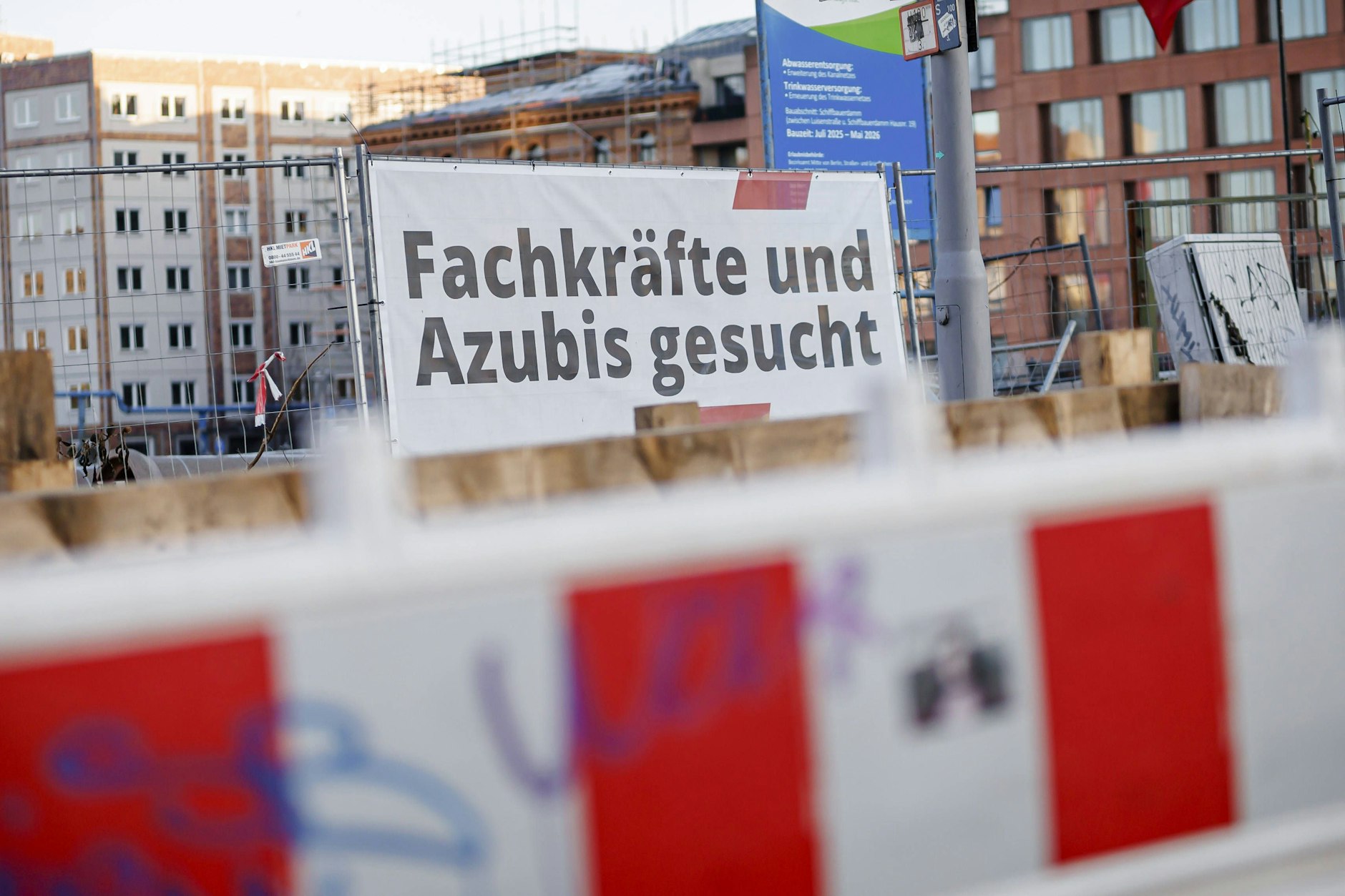 In manchen Branchen sind Ausbildungsplätze umkämpft, in anderen rennt man Berufsanfängern hinterher.