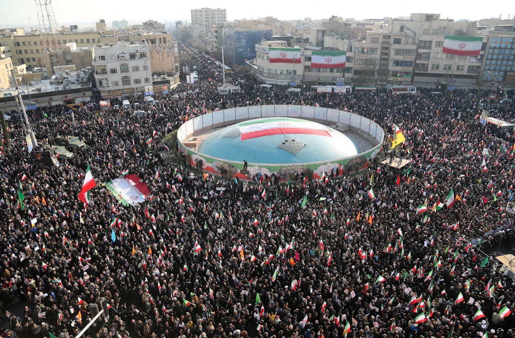 İran savaşa hazır olduğunu gösteriyor ve müzakere etme isteğinin sinyalini veriyor