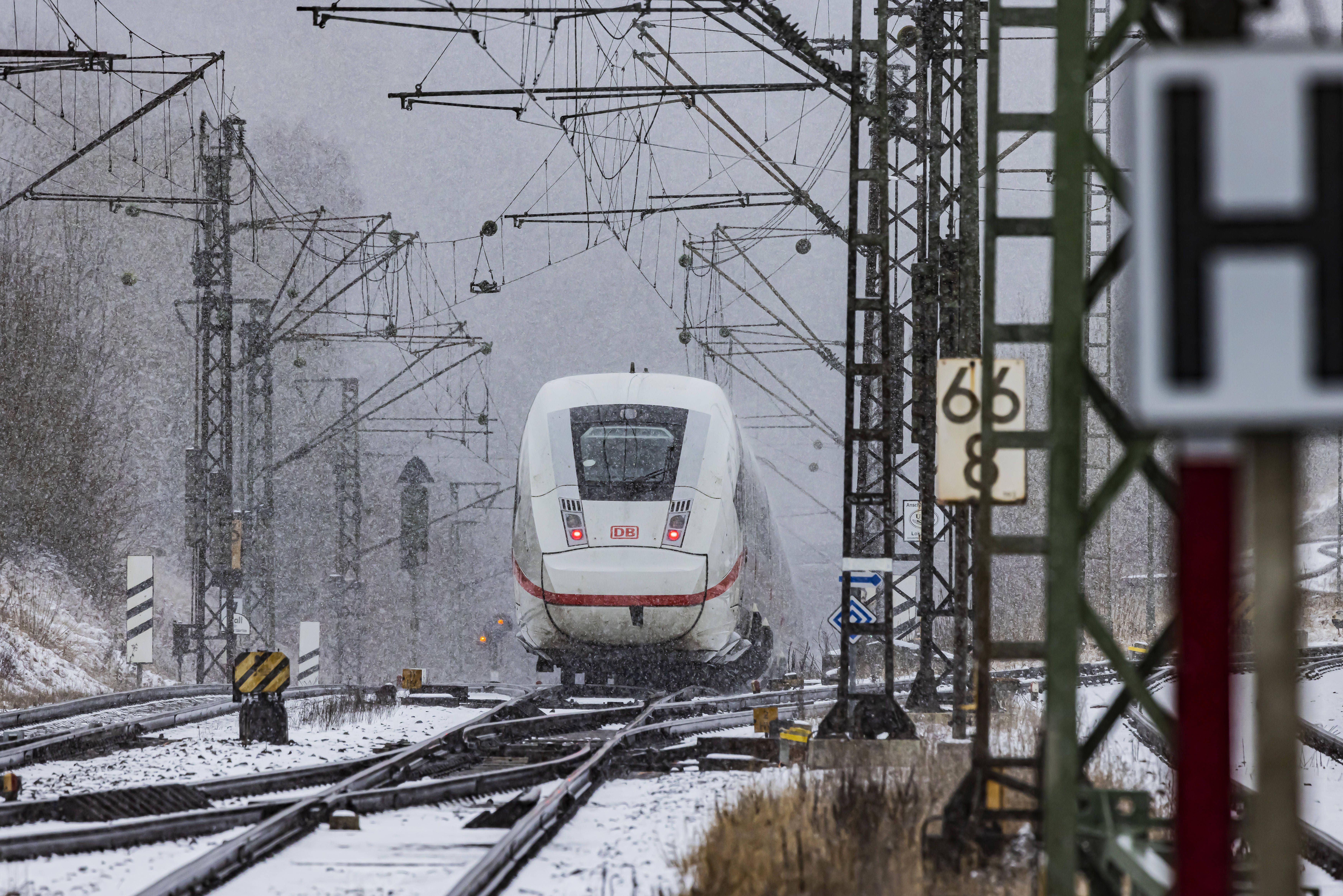 Image - Deutsche Bahn drosselt Geschwindigkeit: ICE-Verbindungen nach Berlin betroffen