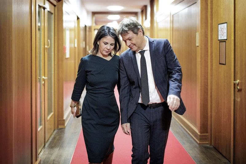 Wirbel im Auswärtigen Amt: Wer steckt hinter dem Schmähgedicht über Baerbock und Habeck?