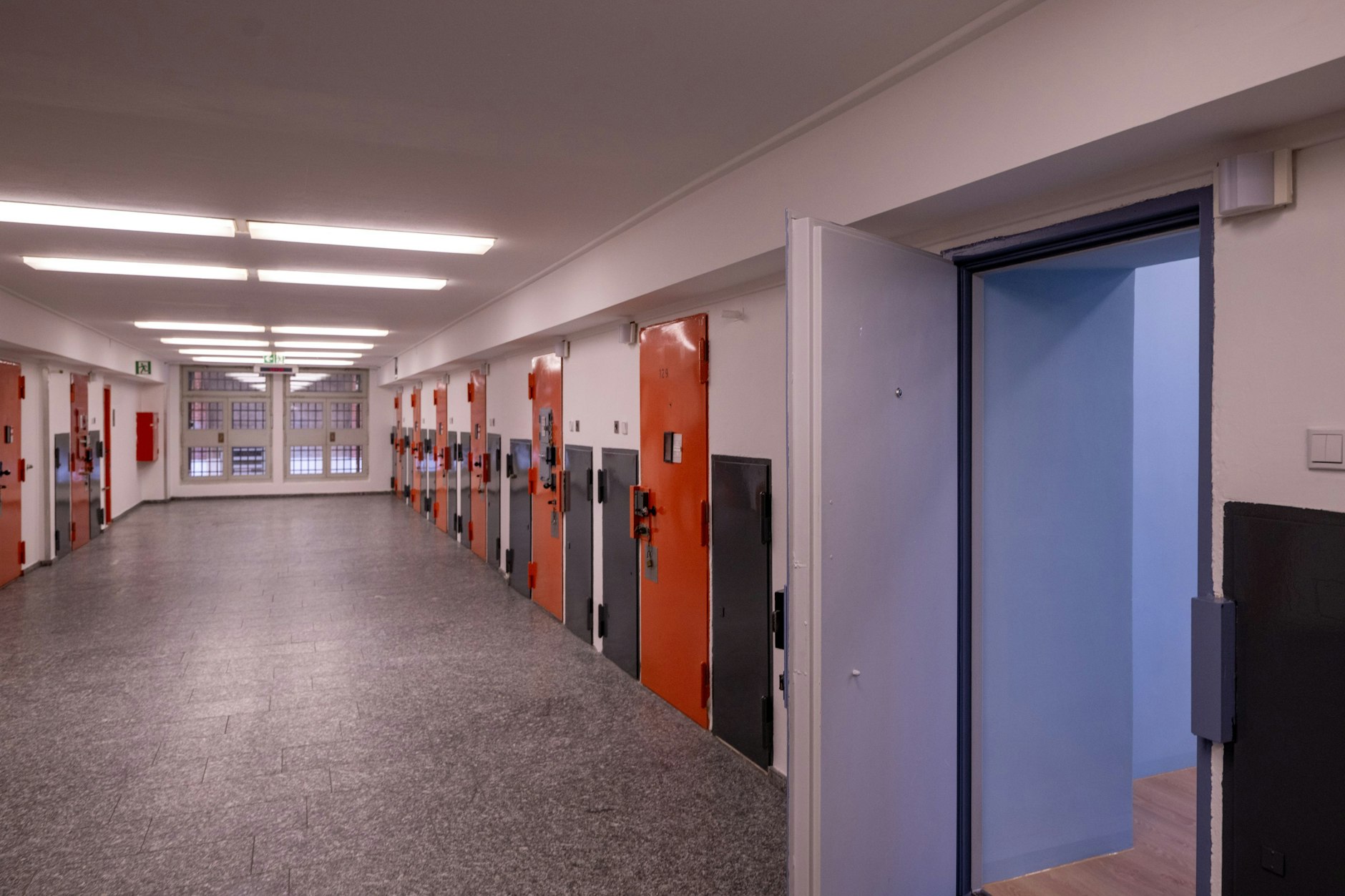 Im Berliner Justizvollzug müssen Häftlinge mit externen Einkünften für Unterkunft und Verpflegung zahlen.