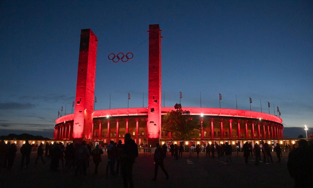 Union-schreibt-schwarze-Zahlen-und-tr-umt-gro-