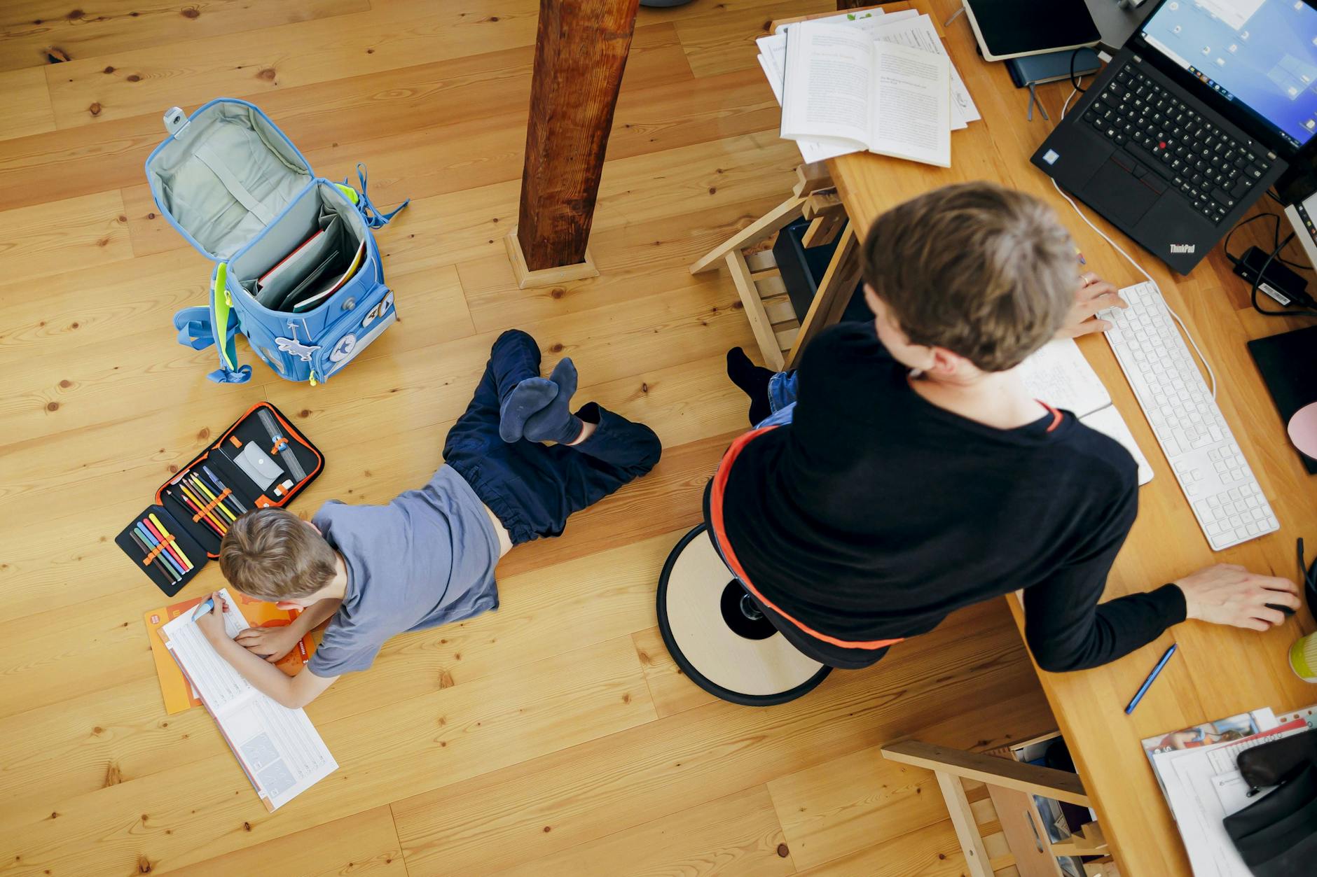 Auch Homeoffice kann eine Möglichkeit sein, wenn die Kinder alt genug sind.