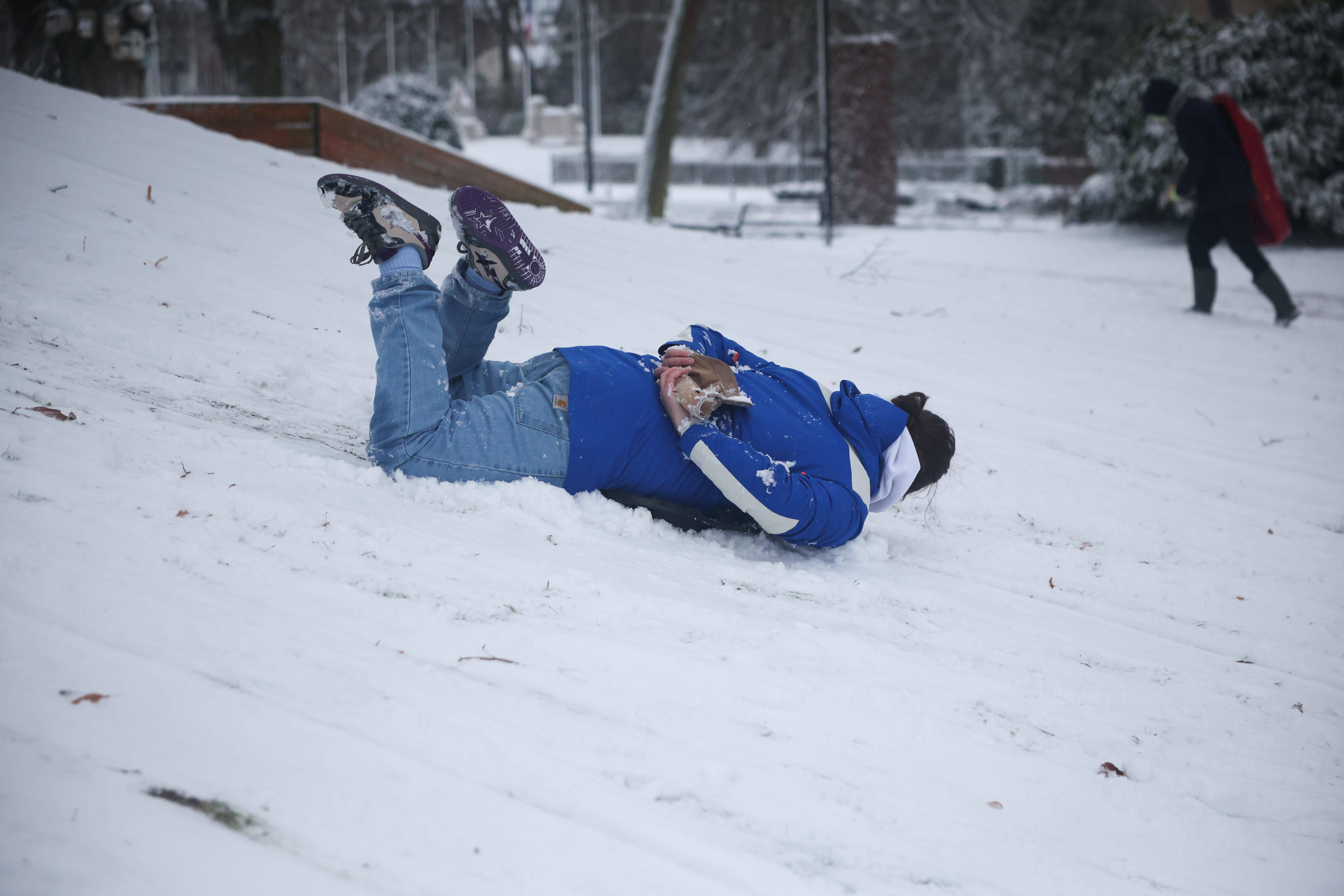 Sogar die Umweltsenatorin will das Streusalz-Verbot kippen